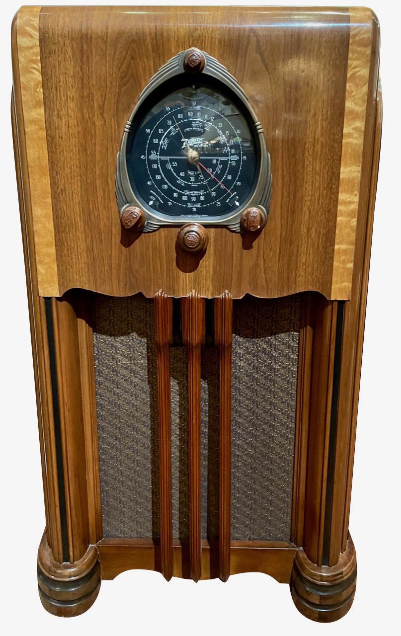 Mid-20th Century Zenith Model 6S254 Console Radio '1938', Bluetooth For Sale