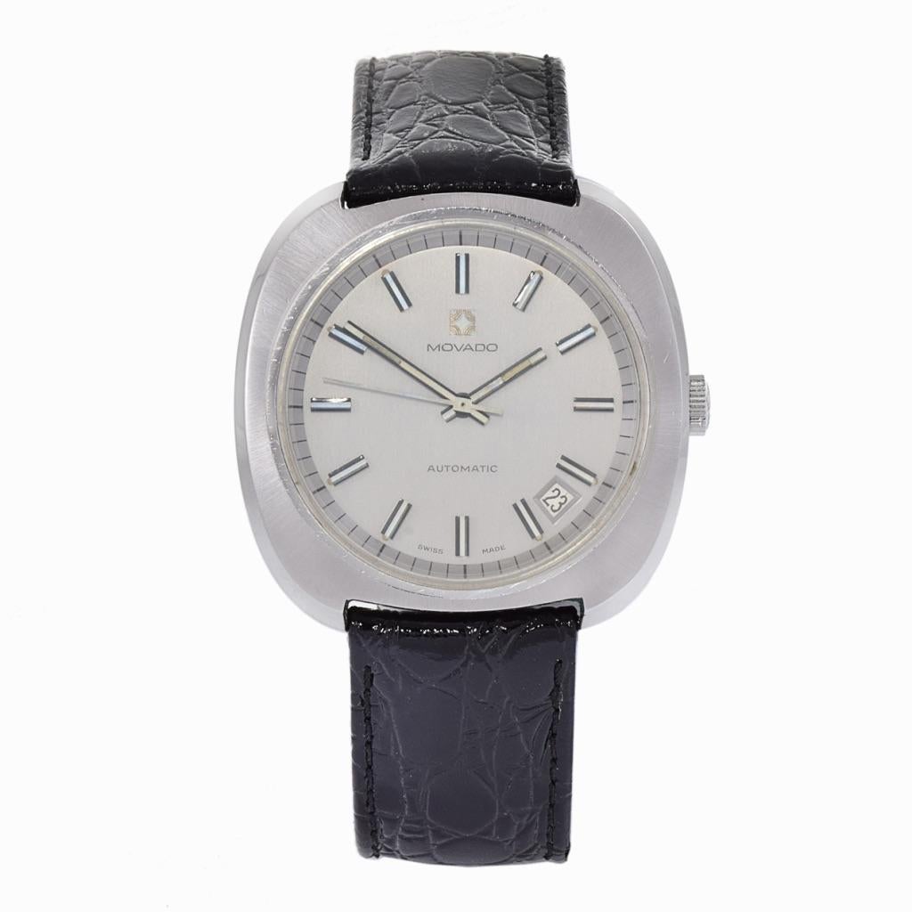 Die Movado-Uhr mit Automatikwerk aus den 1970er Jahren ist ein wahrer Beweis für zeitlose Eleganz und Stil. Dieser außergewöhnliche Zeitmesser verfügt über ein 40-mm-Edelstahlgehäuse, das eine perfekte Mischung aus klassischen Proportionen und