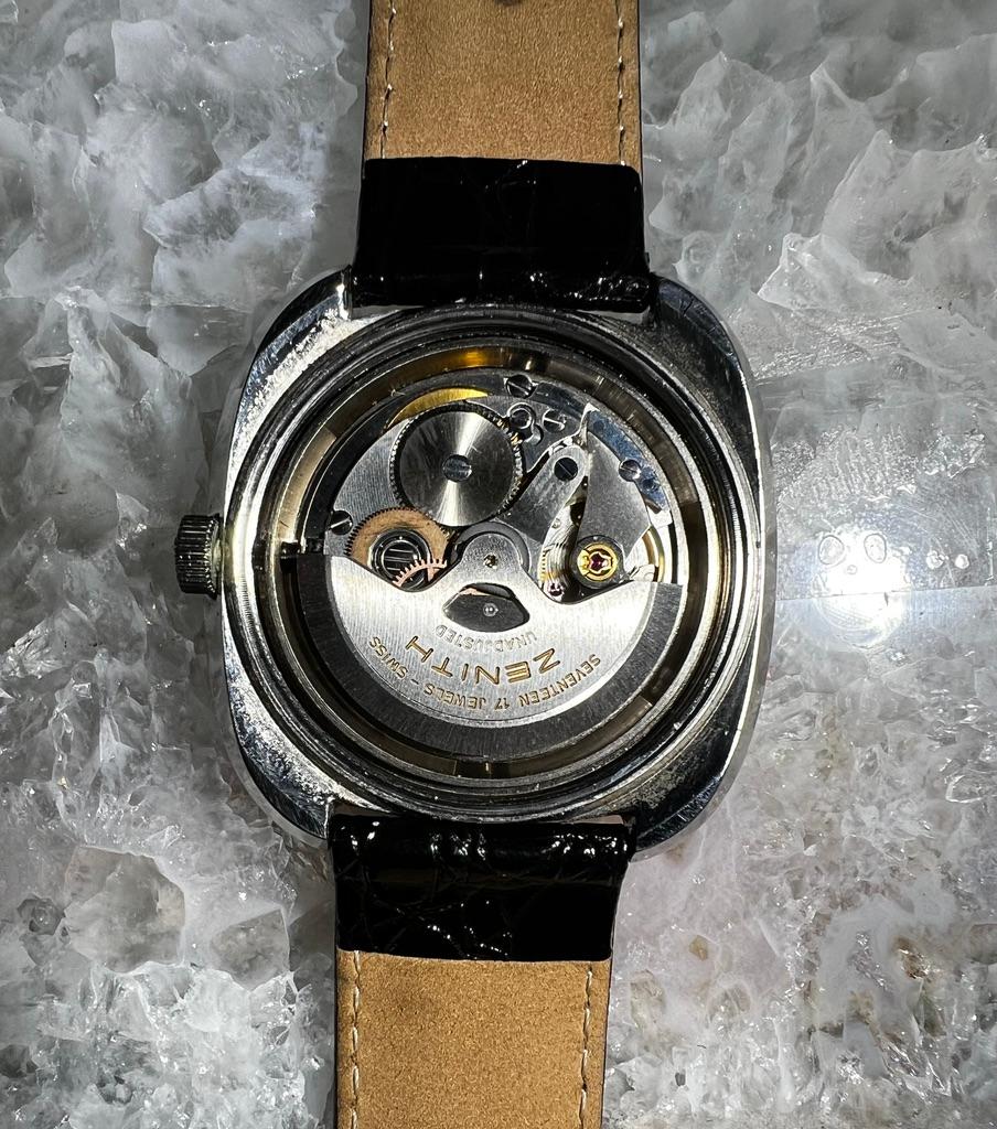 Women's or Men's Zenith/Movado Vintage 1970's Automatic Watch For Sale