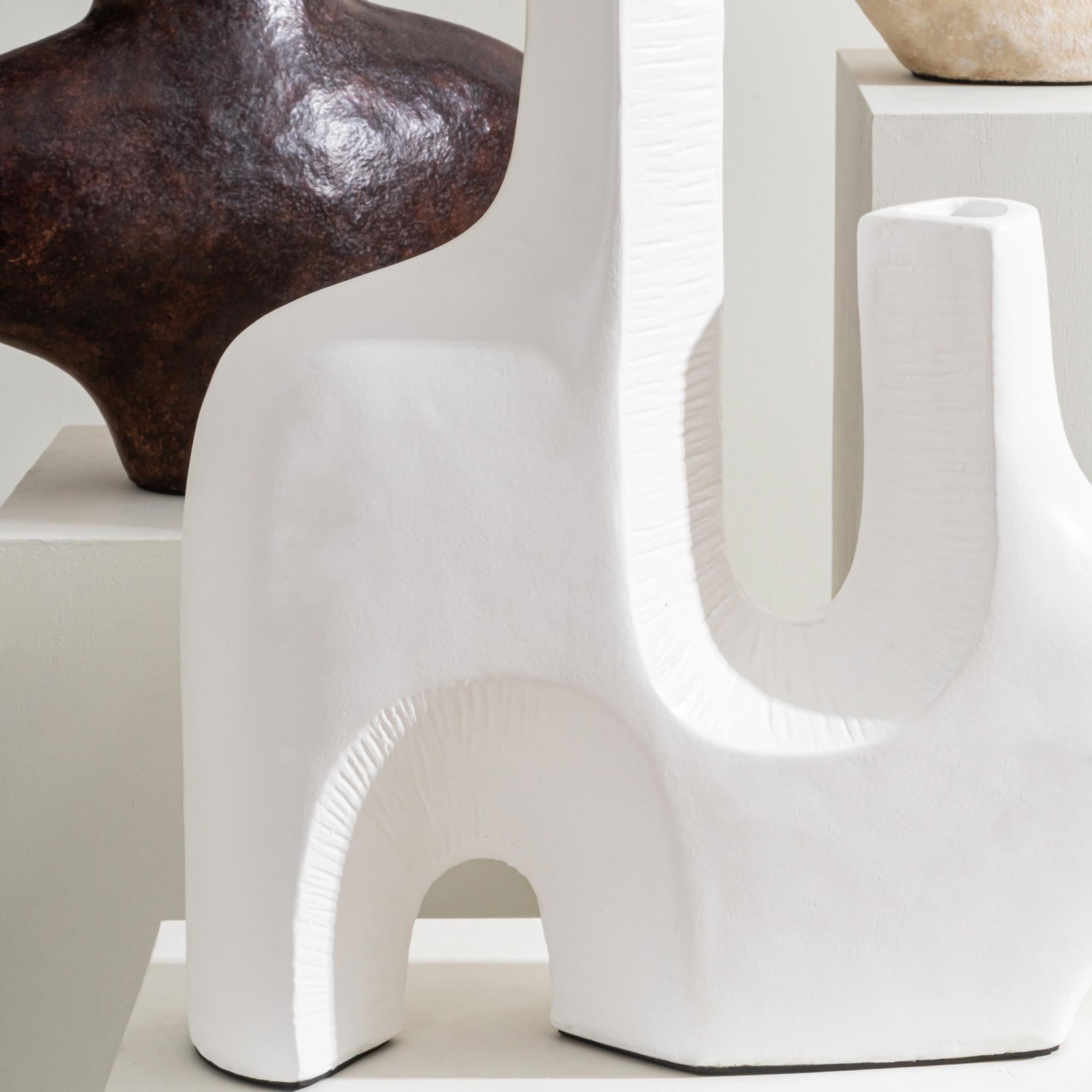 Terracotta Scultura Zenith, forma organica fatta a mano in Whiting in vendita