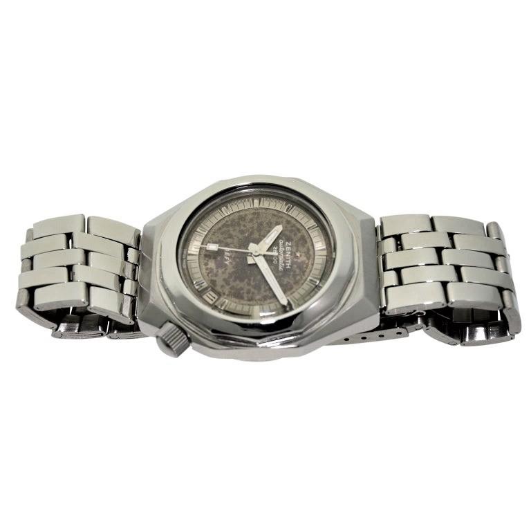 Zenith Stainless Steel Moderne Sport Automatic Wristwatch, circa 1970s In Excellent Condition For Sale In Long Beach, CA