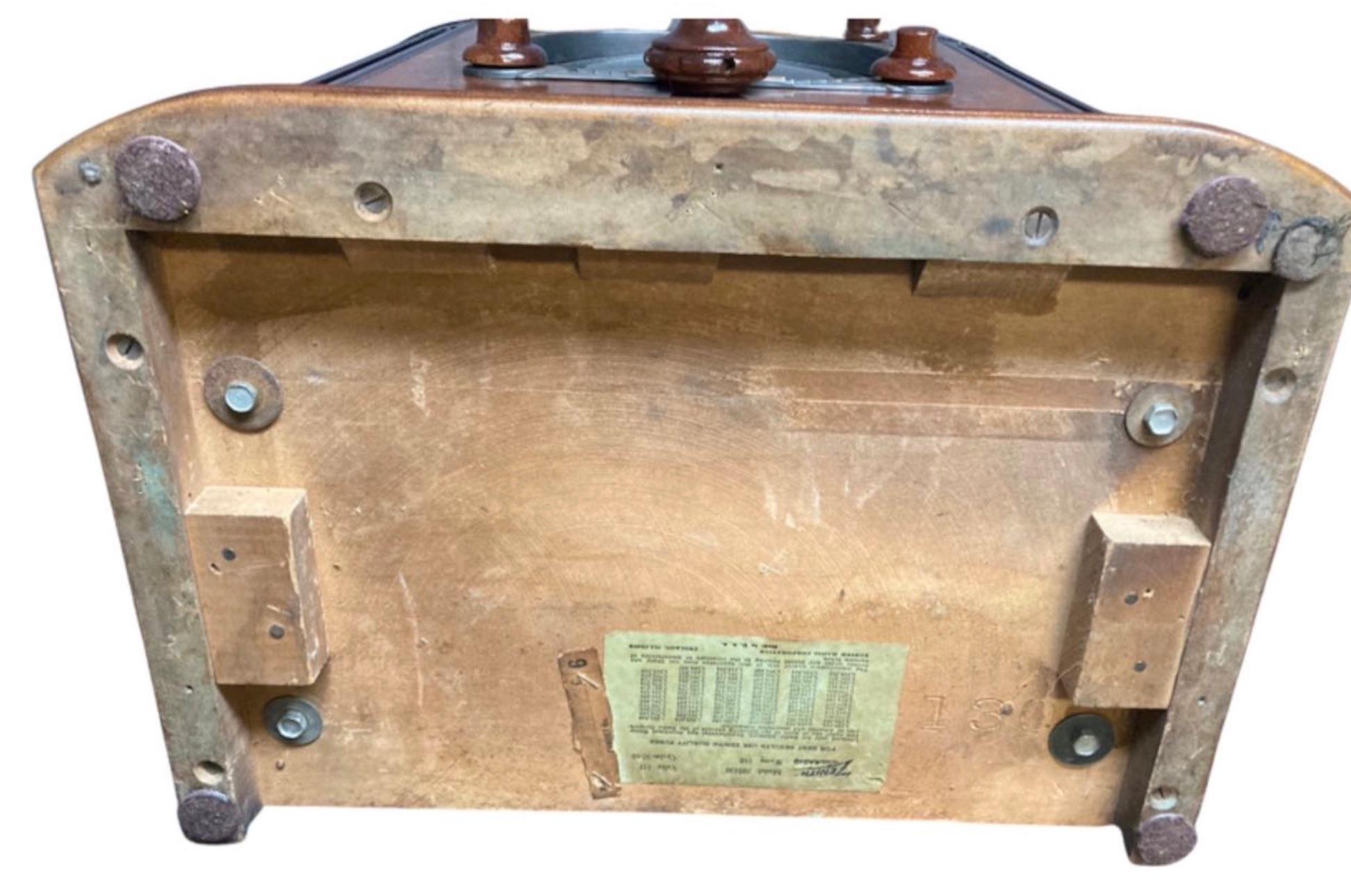 Zenith Tombstone Radio (1937) Zenith 10-S-130 Black-Dial Bluetooth Radio In Good Condition For Sale In Oakland, CA