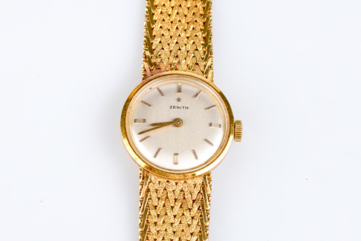 ZENITH watch in 18-carat yellow gold. For Sale 9
