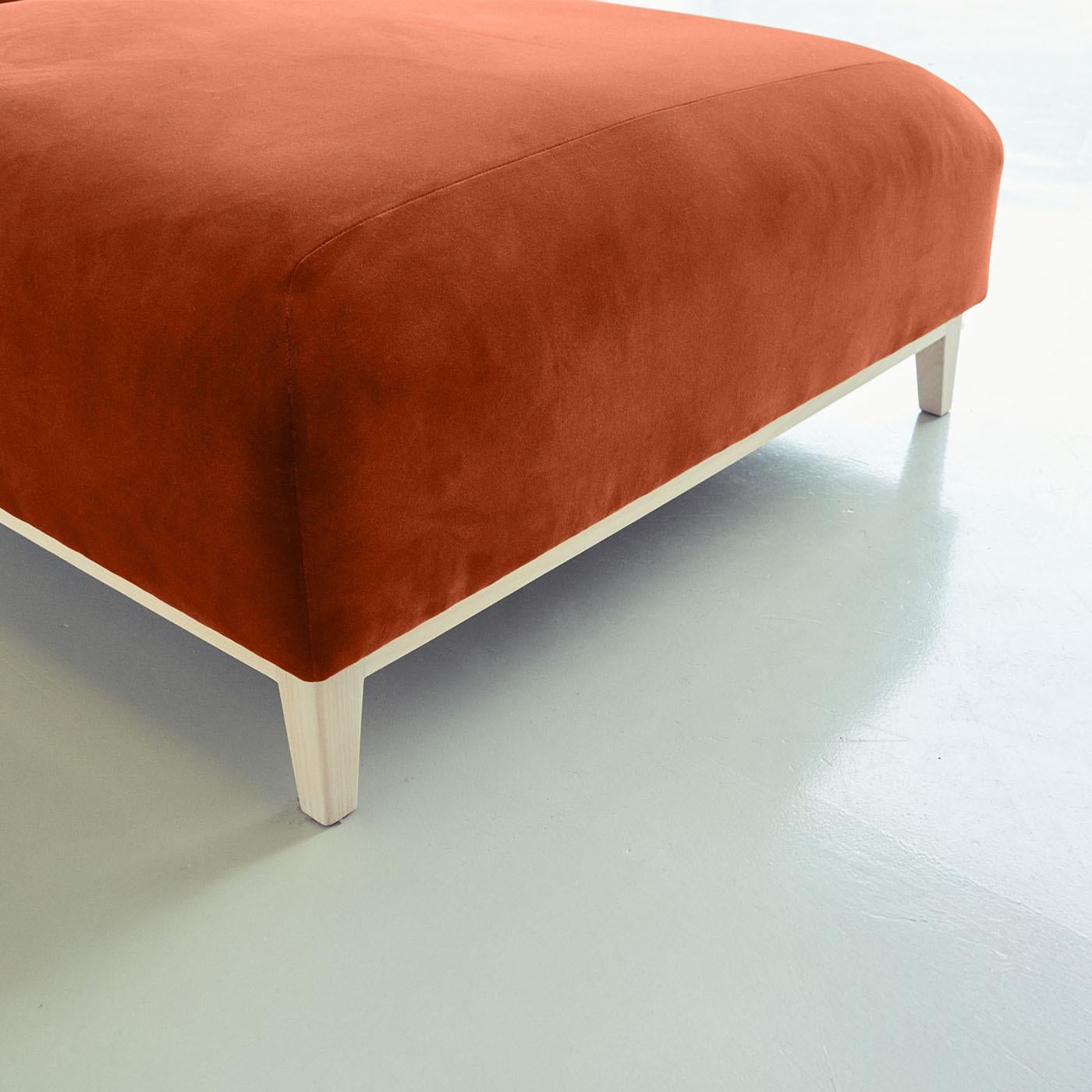 Pouf in velluto Zeno Eco Orange Brown di Brian Sironi In condizioni Nuovo in vendita a Milan, IT