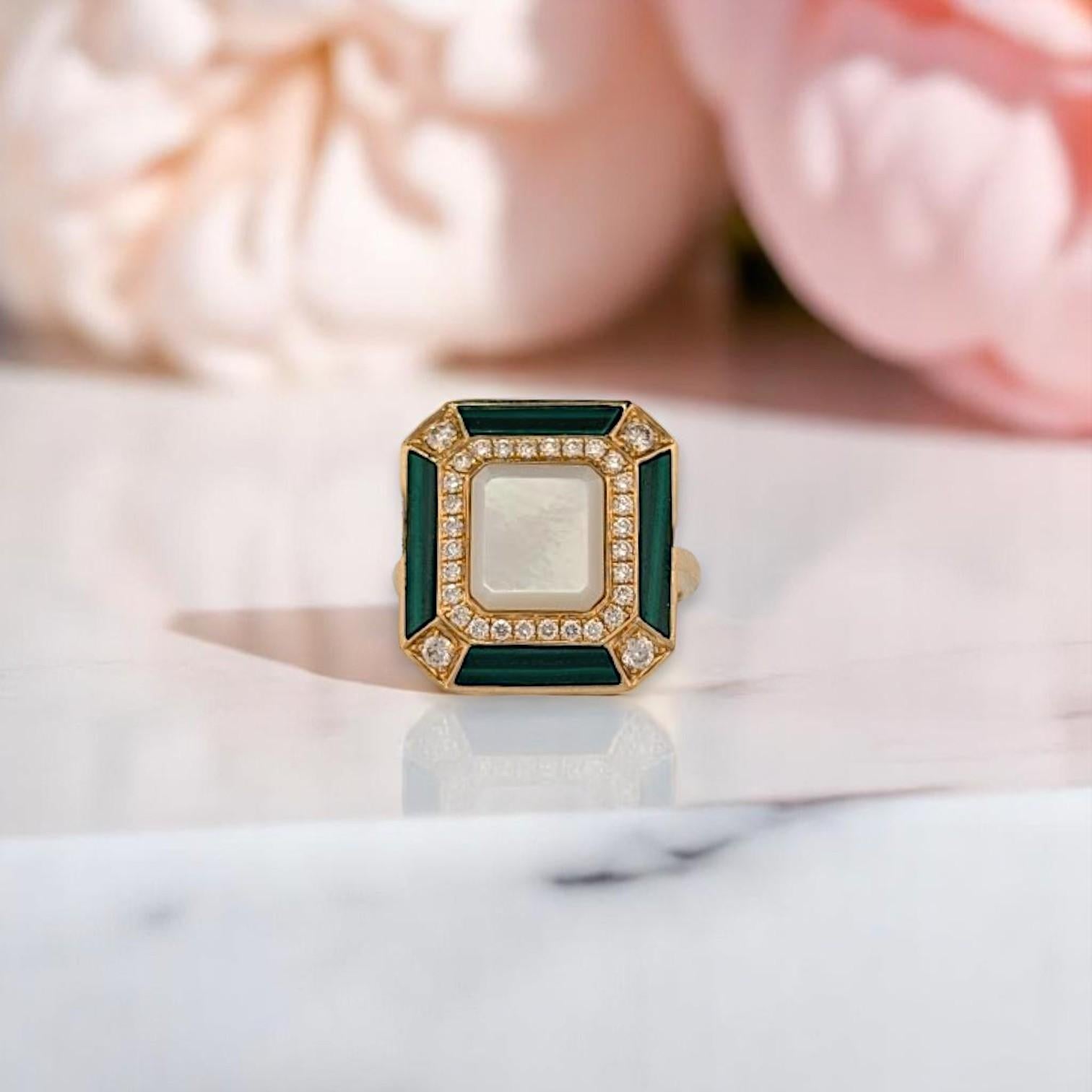 Zephyrine  18k Yellow Gold Verde Ring – Mother of Pearl, Malachite & Diamond In New Condition For Sale In Greeneville, TN