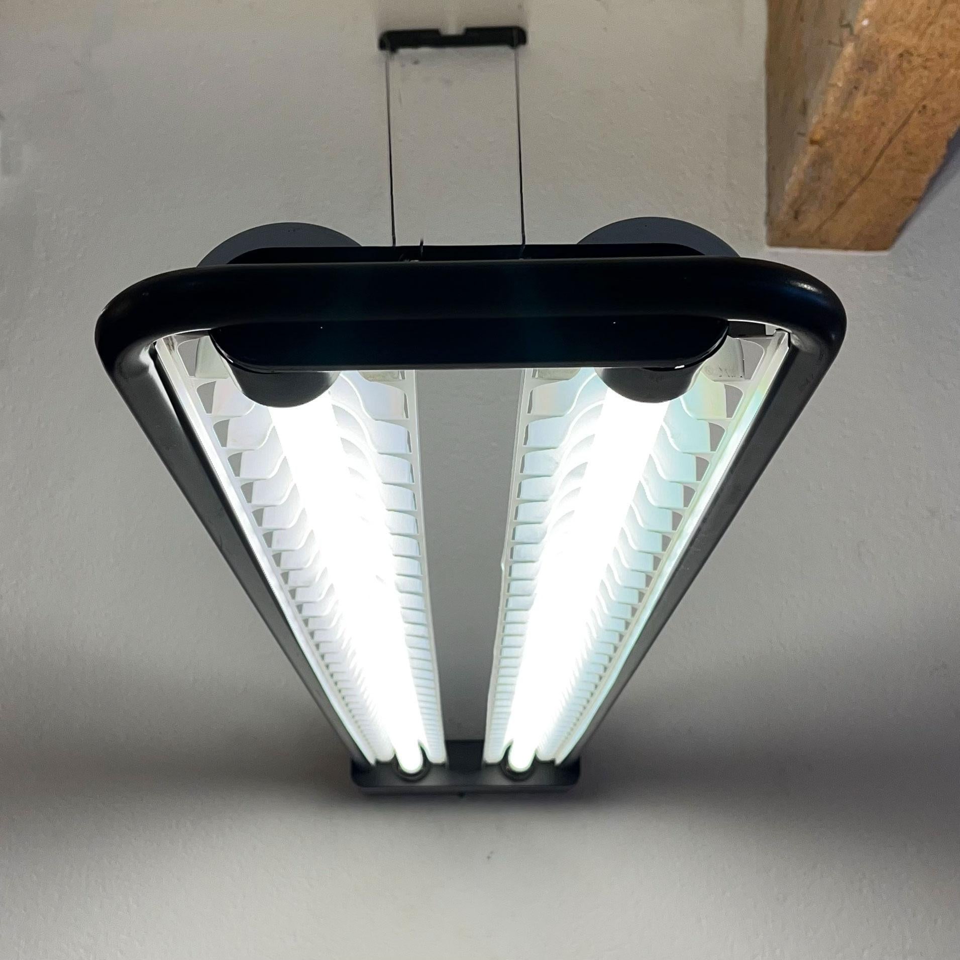 italien Lampadaire Zerbetto à double tube néon  1981 en vente