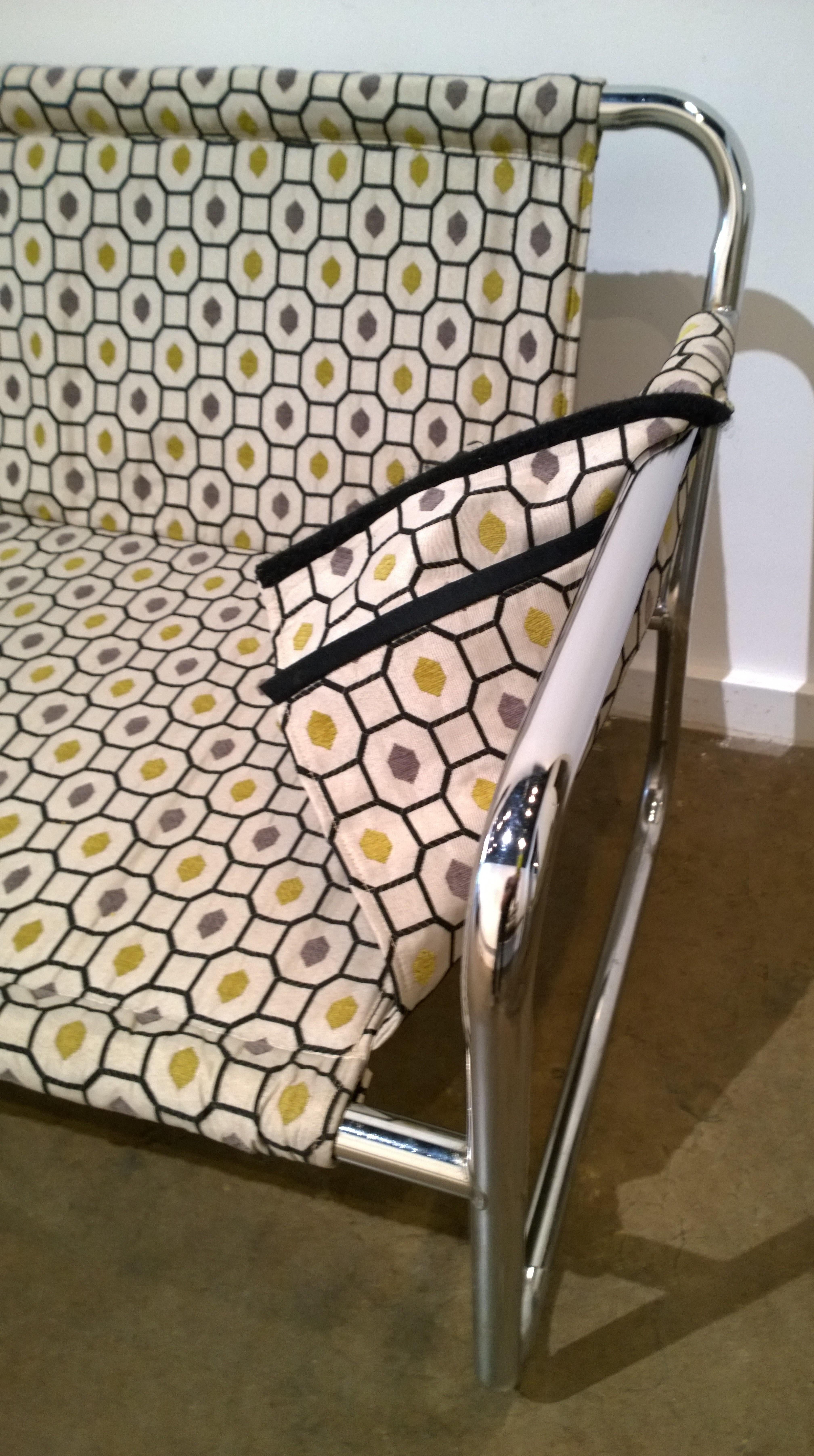 Zermatt Tubular Chrome Sling-Back Settee Upholstered in Gray, Yellow and Black For Sale 7