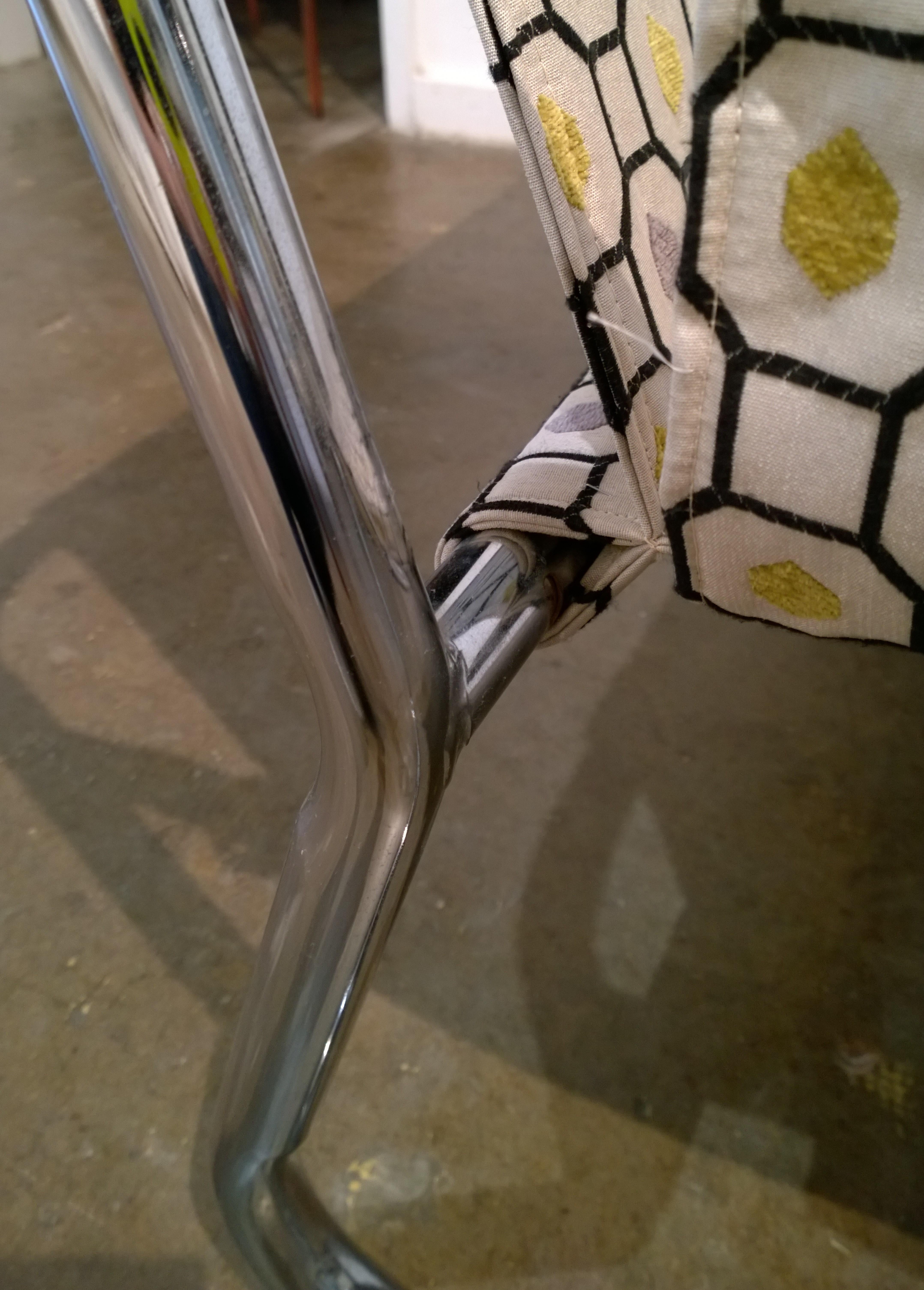 Zermatt Tubular Chrome Sling-Back Settee Upholstered in Gray, Yellow and Black For Sale 9