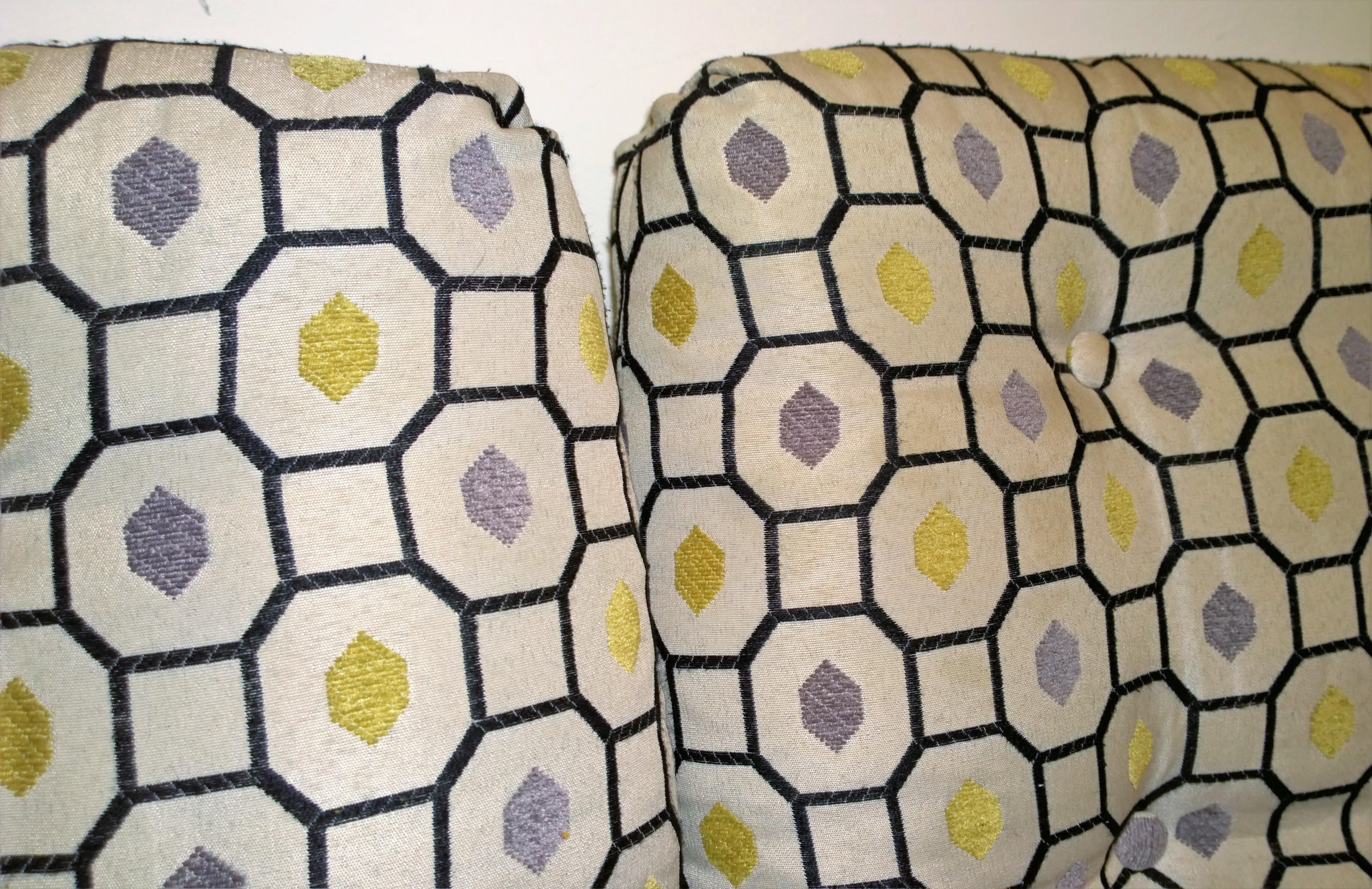 Zermatt Tubular Chrome Sling-Back Settee Upholstered in Gray, Yellow and Black For Sale 12