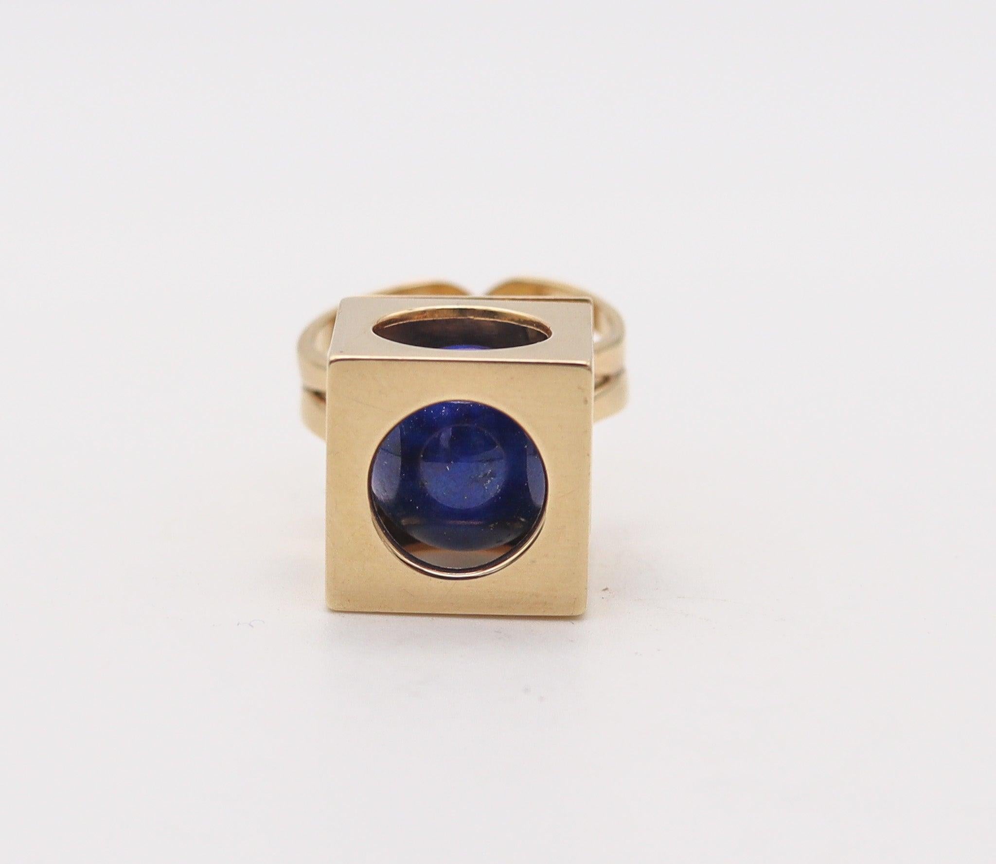 ZERO-GROUP Modernist 1970 Sculptural Ring In 14Kt Yellow Gold With Lapis Lazuli For Sale 2