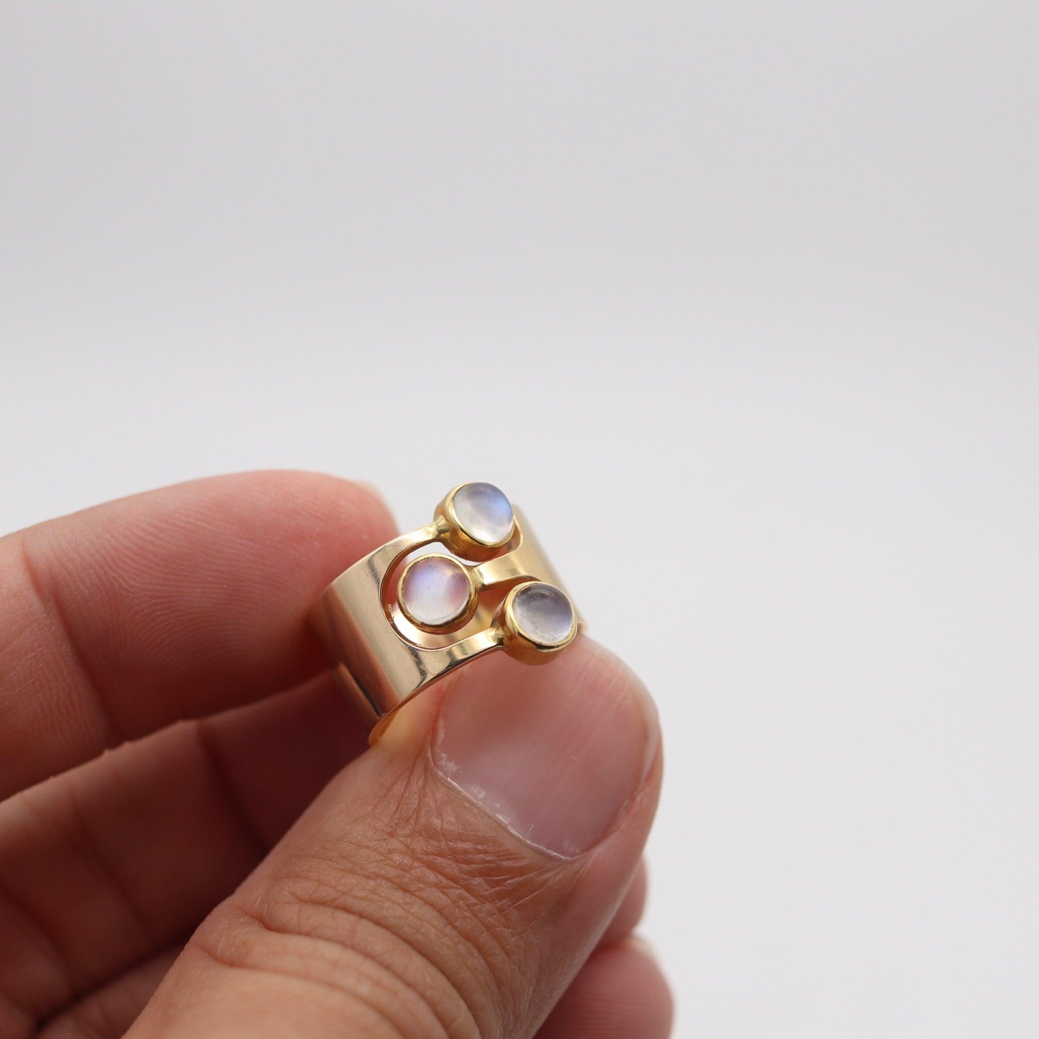 ZERO-GROUP Anello scultoreo modernista olandese del 1970 in oro 14Kt con pietre di luna in vendita 3