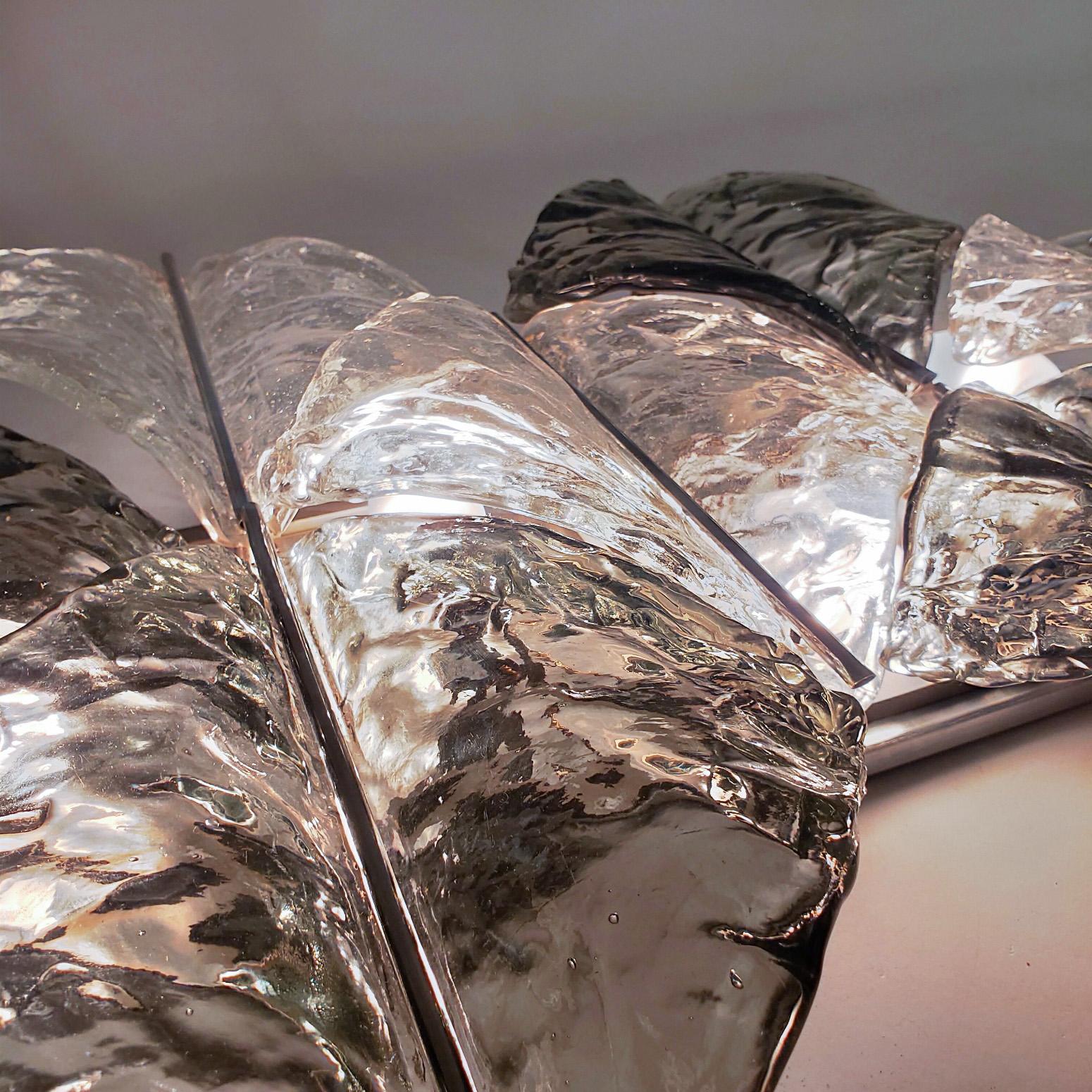 Zero Quattro, Milán. Enorme candelabro brutalista de cristal de Murano, Italia, años 70 Hecho a mano en venta