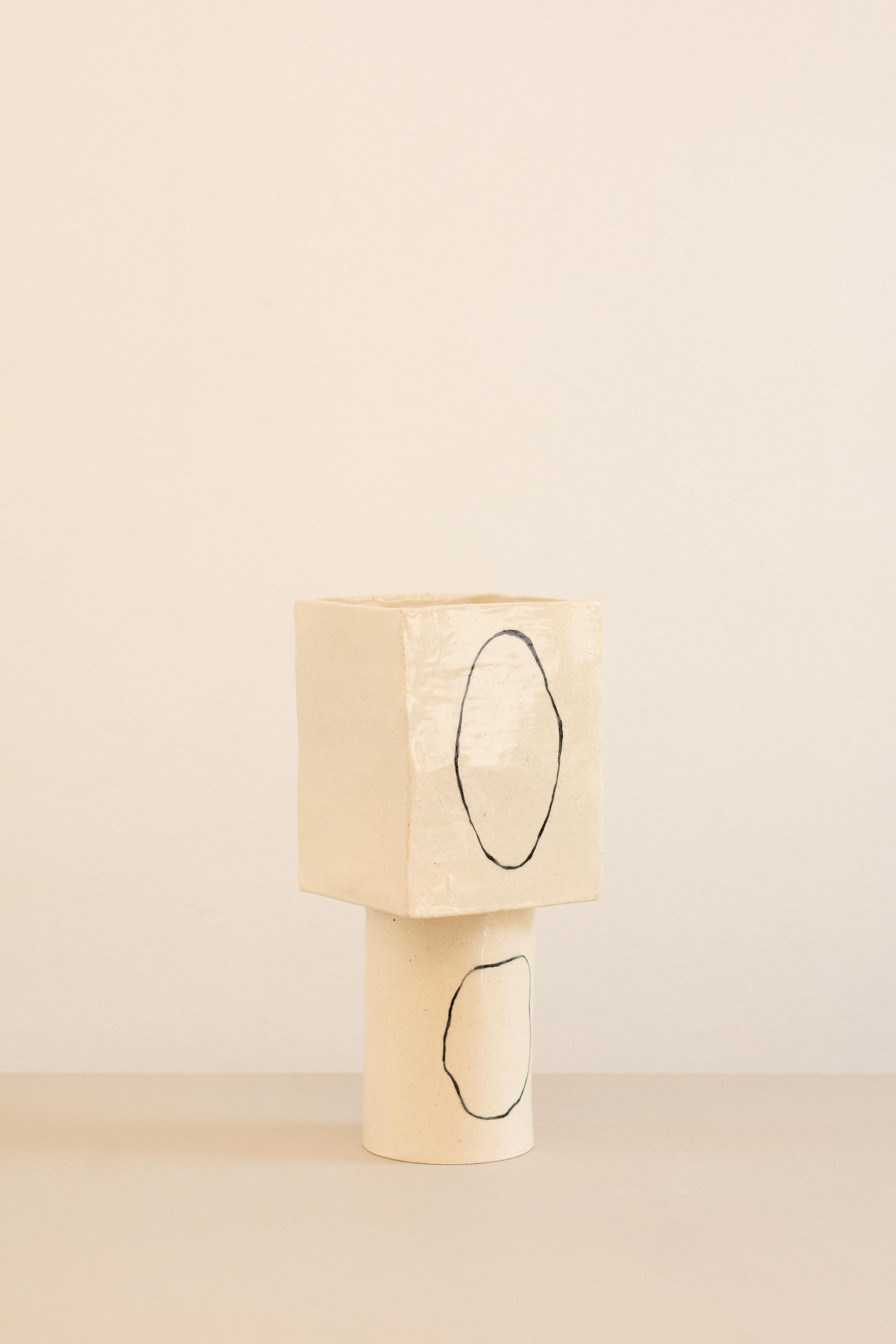 Clay contemporary white ceramic vase inspired in Miró - ZERO serie - obj01, brazil  For Sale