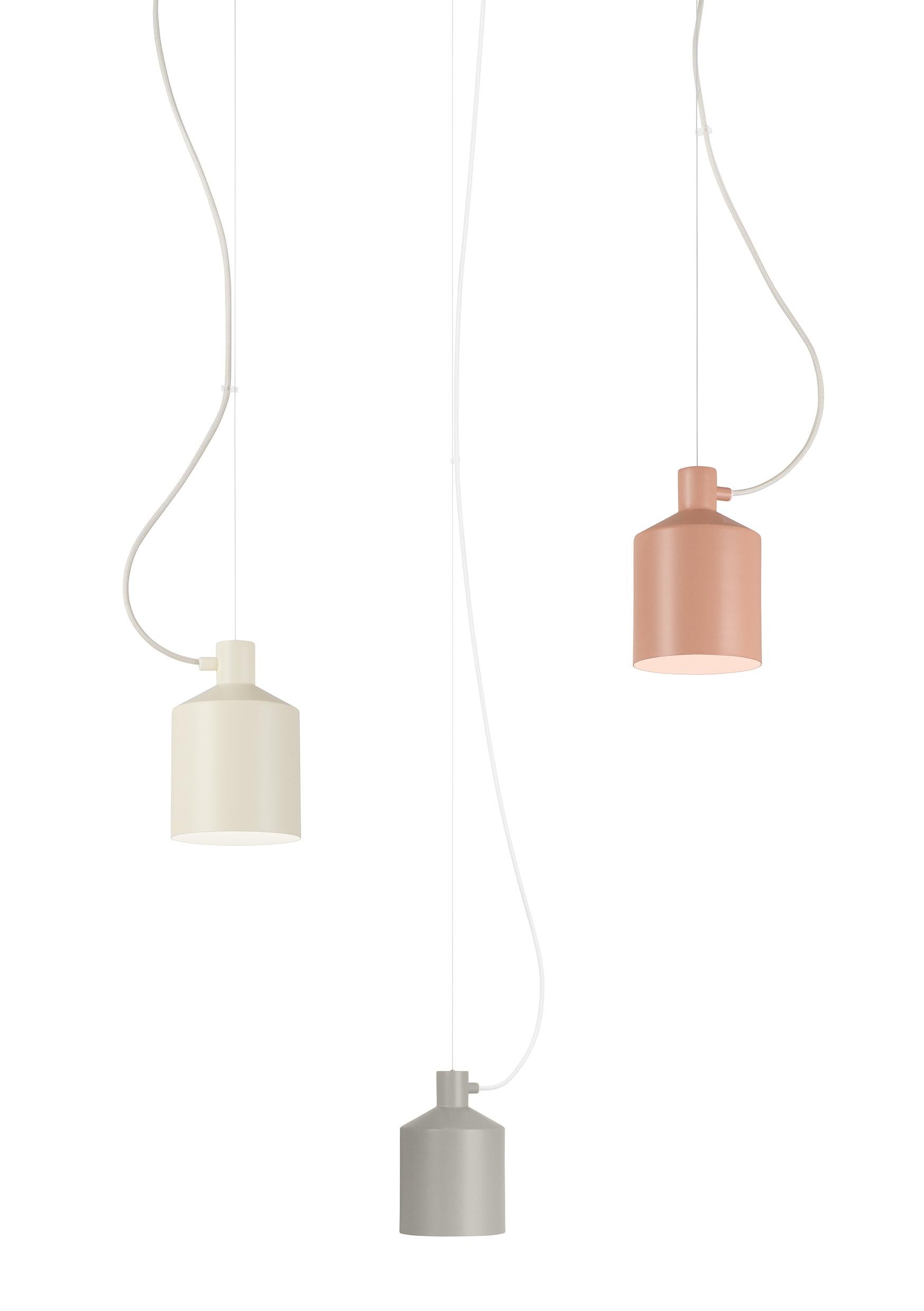 Zero Silo Pendant in Gray by Note Design Studio im Zustand „Neu“ im Angebot in Yonkers, NY