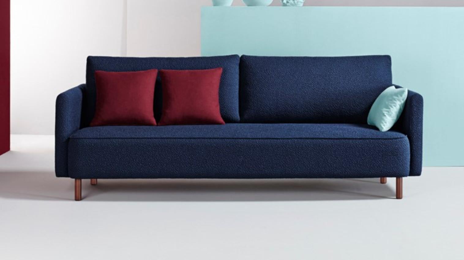 Zero Sofa by Pepe Albargues
Dimensions: Width 200 - Depth 95 - Height 88 - Seat 42 cm
Materials: Pine wood structure reinforced with plywood and tablex.
Foam CMHR (high resilience and flame retardant) for all our cushion filling