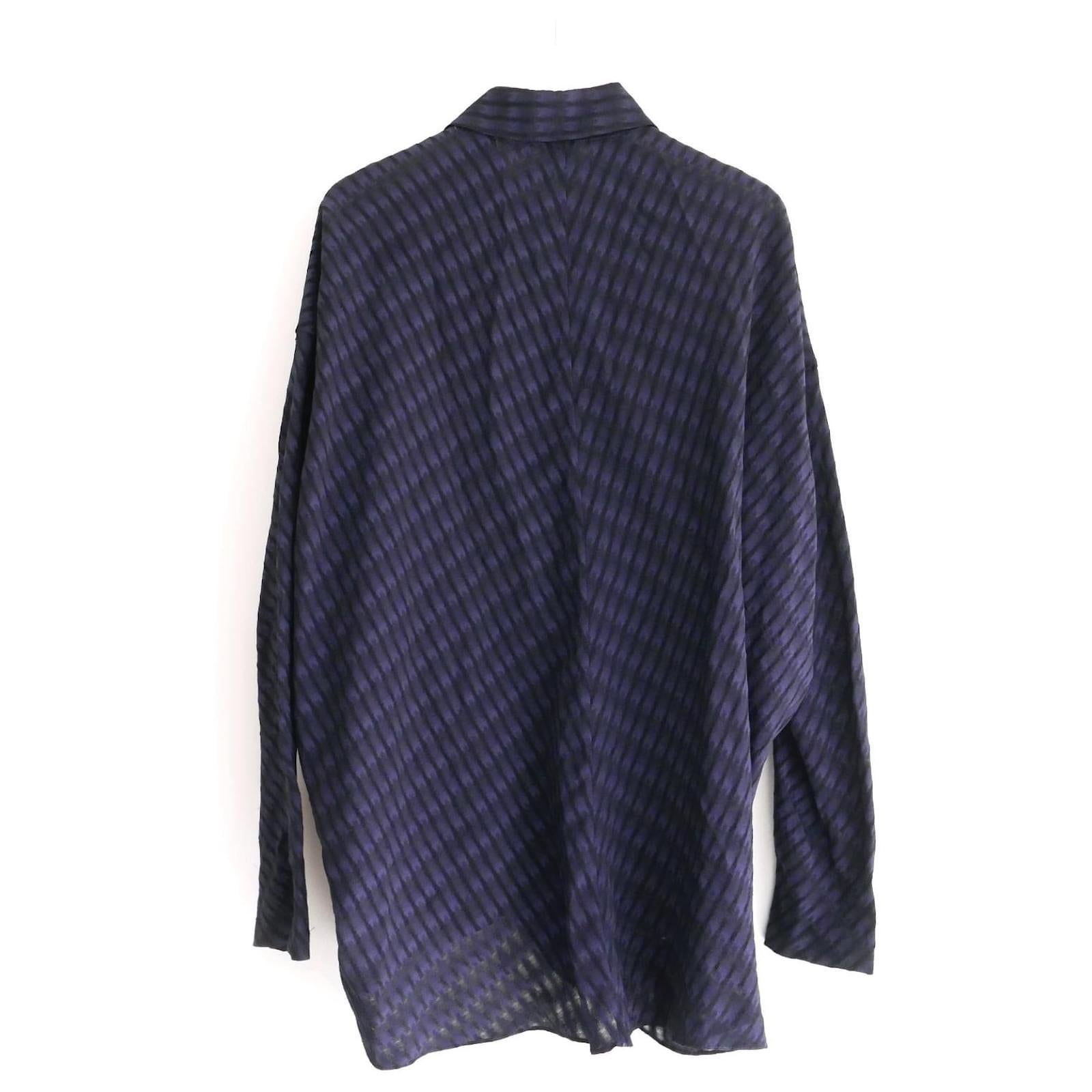 Superbly comfy and cool Zero+ Maria Cornejo loose fit shirt. Unworn. Made from blue and black graphic weave textured viscose, it has an oversized, slightly tapered cut with loose, t-cut sleeves and button front. Size US4/UK8 and will fit larger.