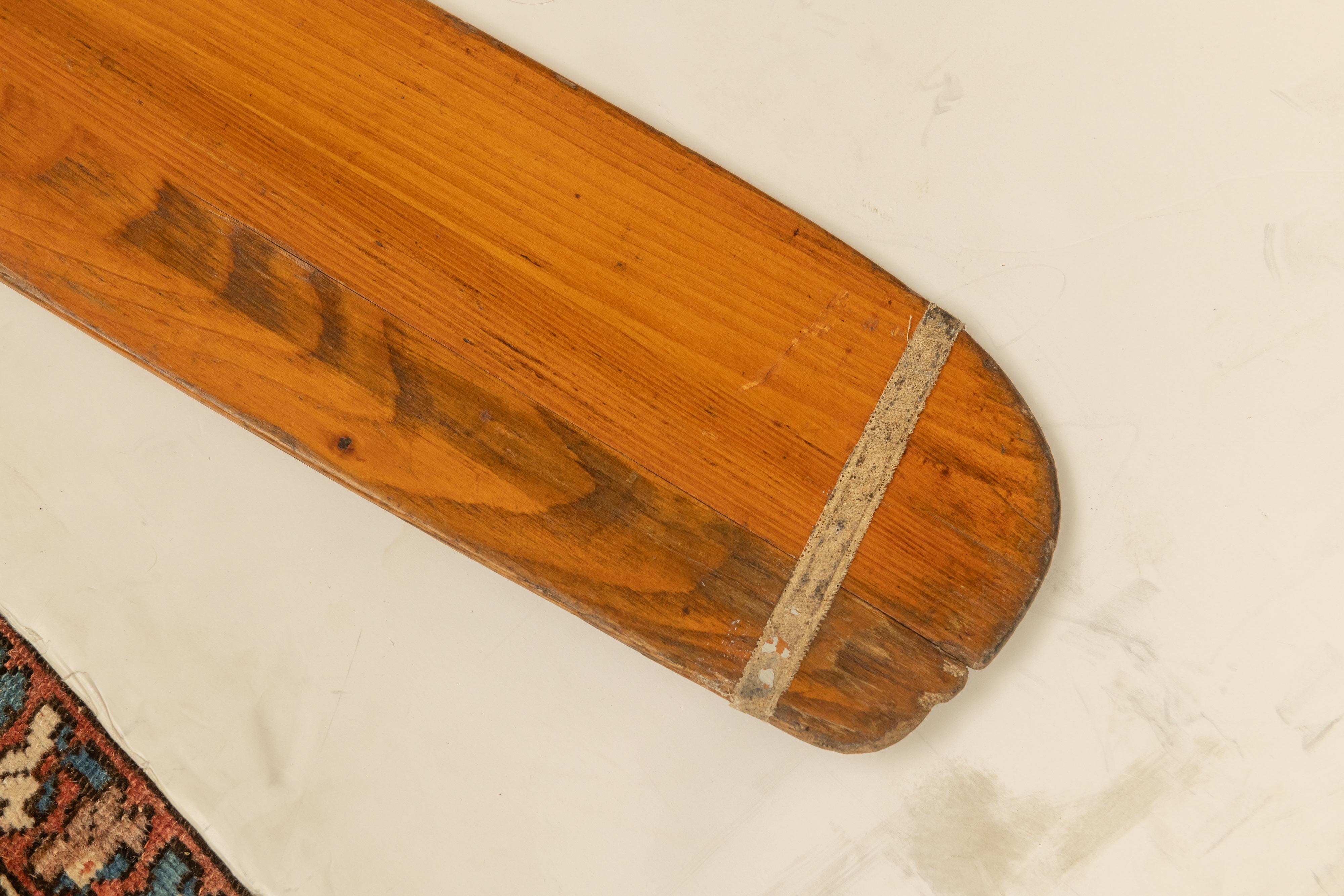 Fein gefertigte französische Holzkanus „Zette“ von Pierre Del Mez, Le Perreaux im Angebot 10