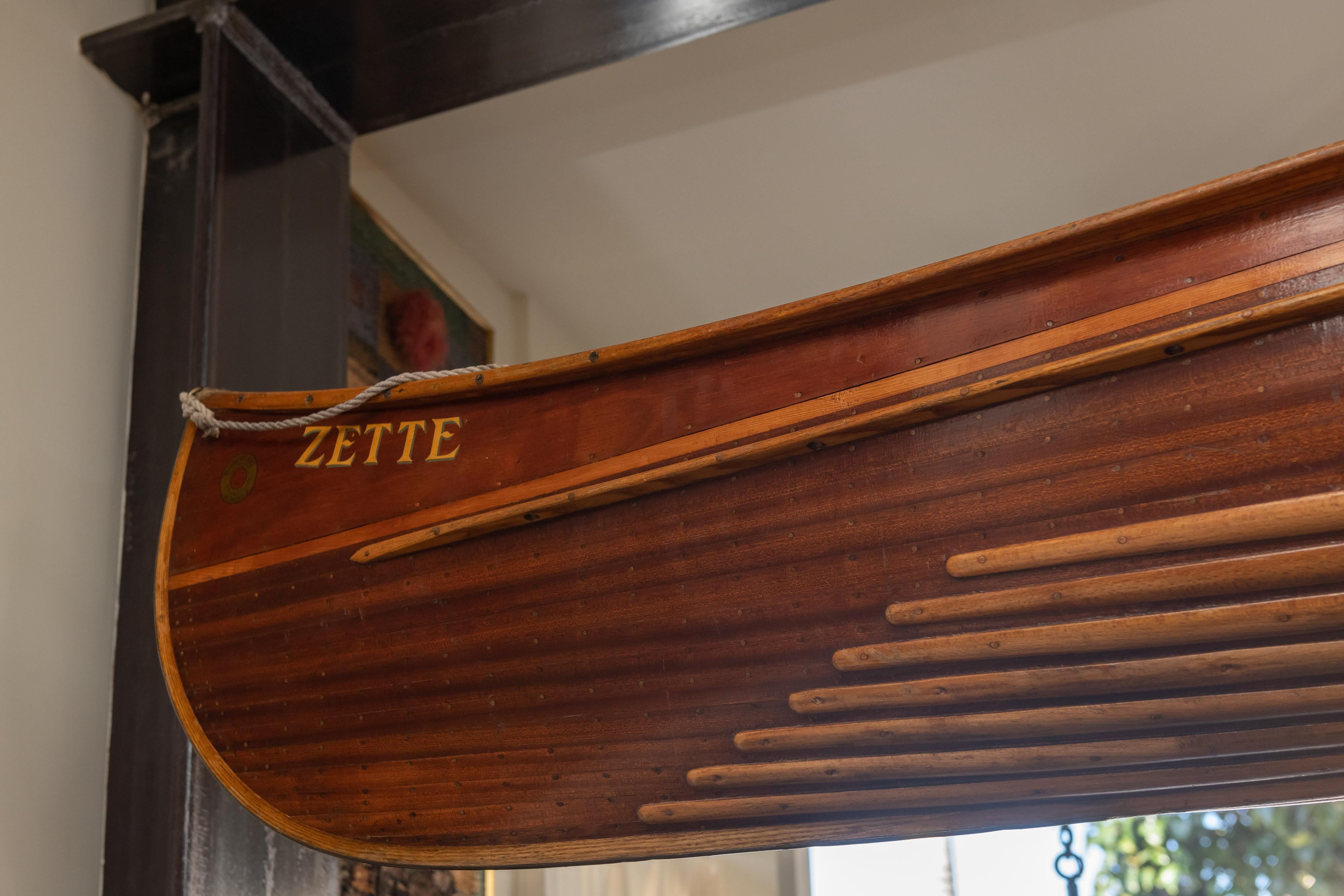 Fein gefertigte französische Holzkanus „Zette“ von Pierre Del Mez, Le Perreaux (Sonstiges) im Angebot
