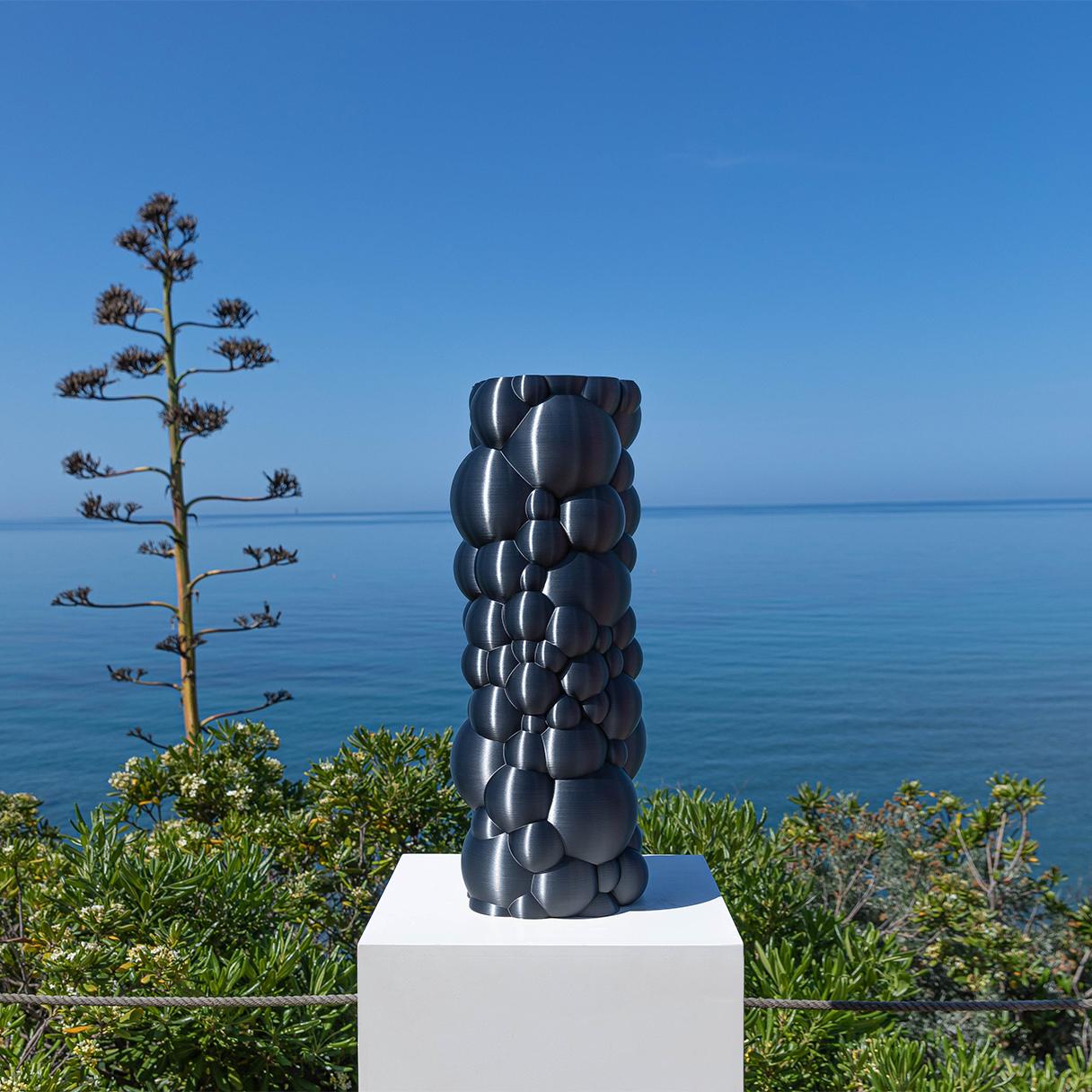 Zeus, Black Contemporary Sustainable Vase-Sculpture In New Condition In Livorno, LI