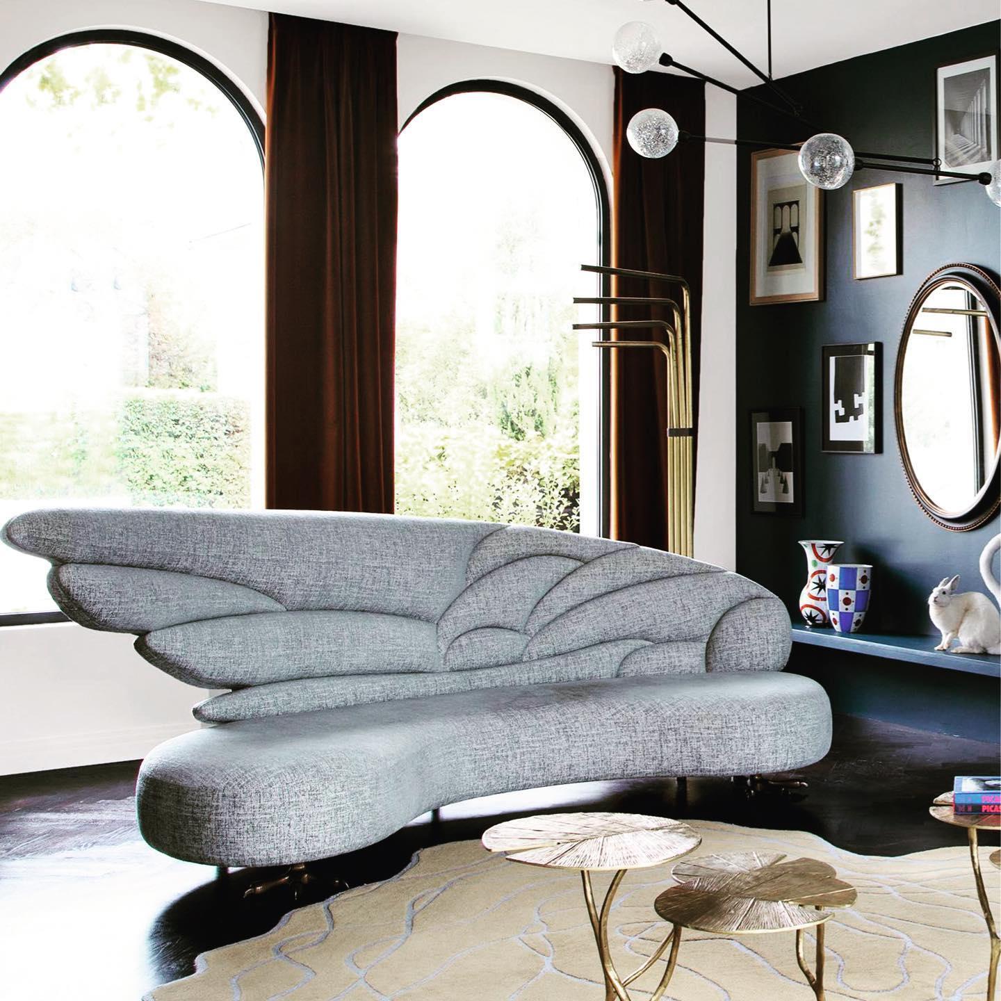 Canapé gris Zeus par Emilie Lemardeley
Édition limitée à 8 pièces.
Dimensions : D 150 x L 280 x H 110 cm
Matériaux : Bois, mousse et tissu Giant.

Conçues comme des bijoux d'intérieur, les créations de Lemardeley reflètent le savoir-faire français