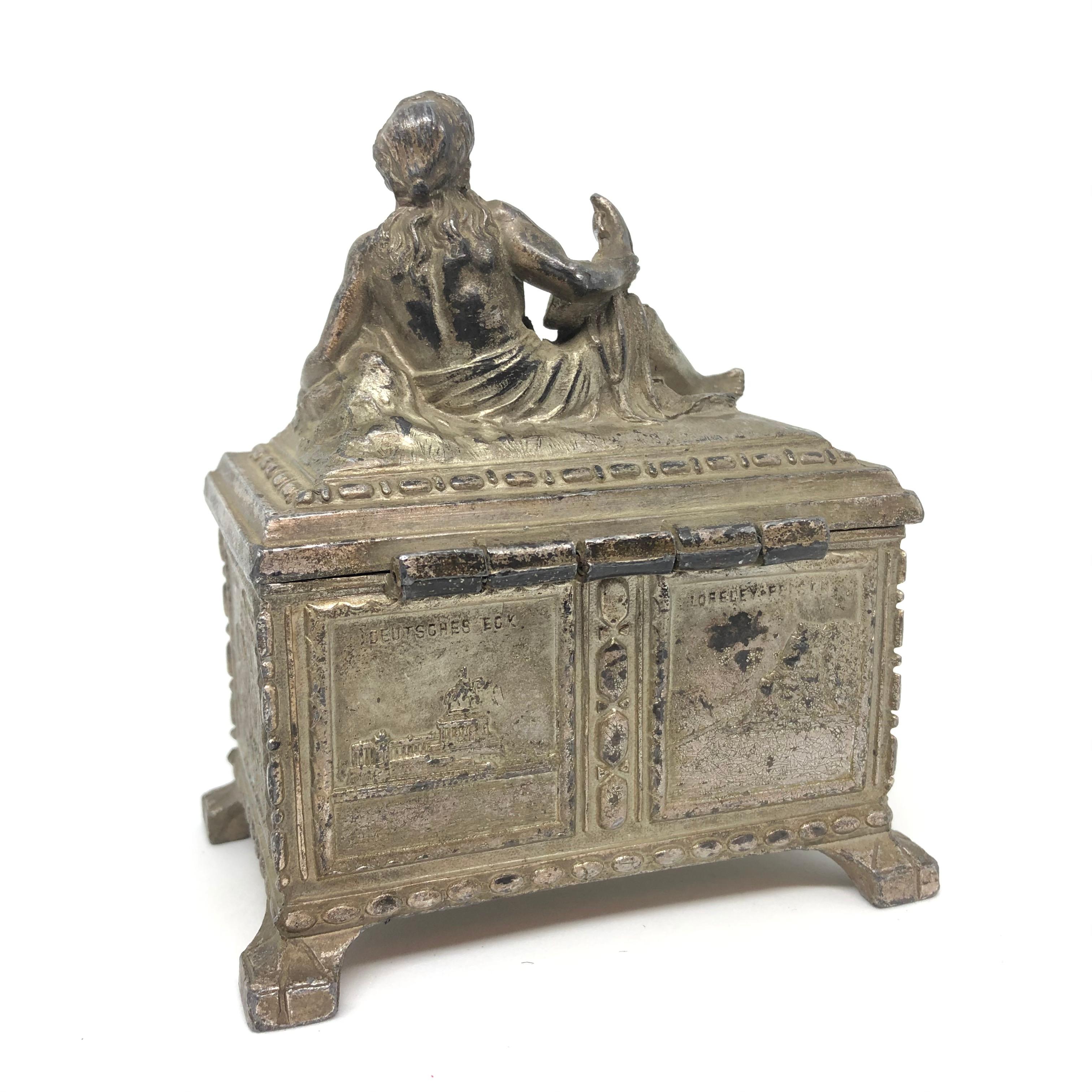Gorgeous vintage metal jewelry box. A beautiful decorative item in metal inside covered with fabric. Made in Germany, circa 1910s. Nice addition to any collection, dressing room, living room or just as a decorative item everywhere.