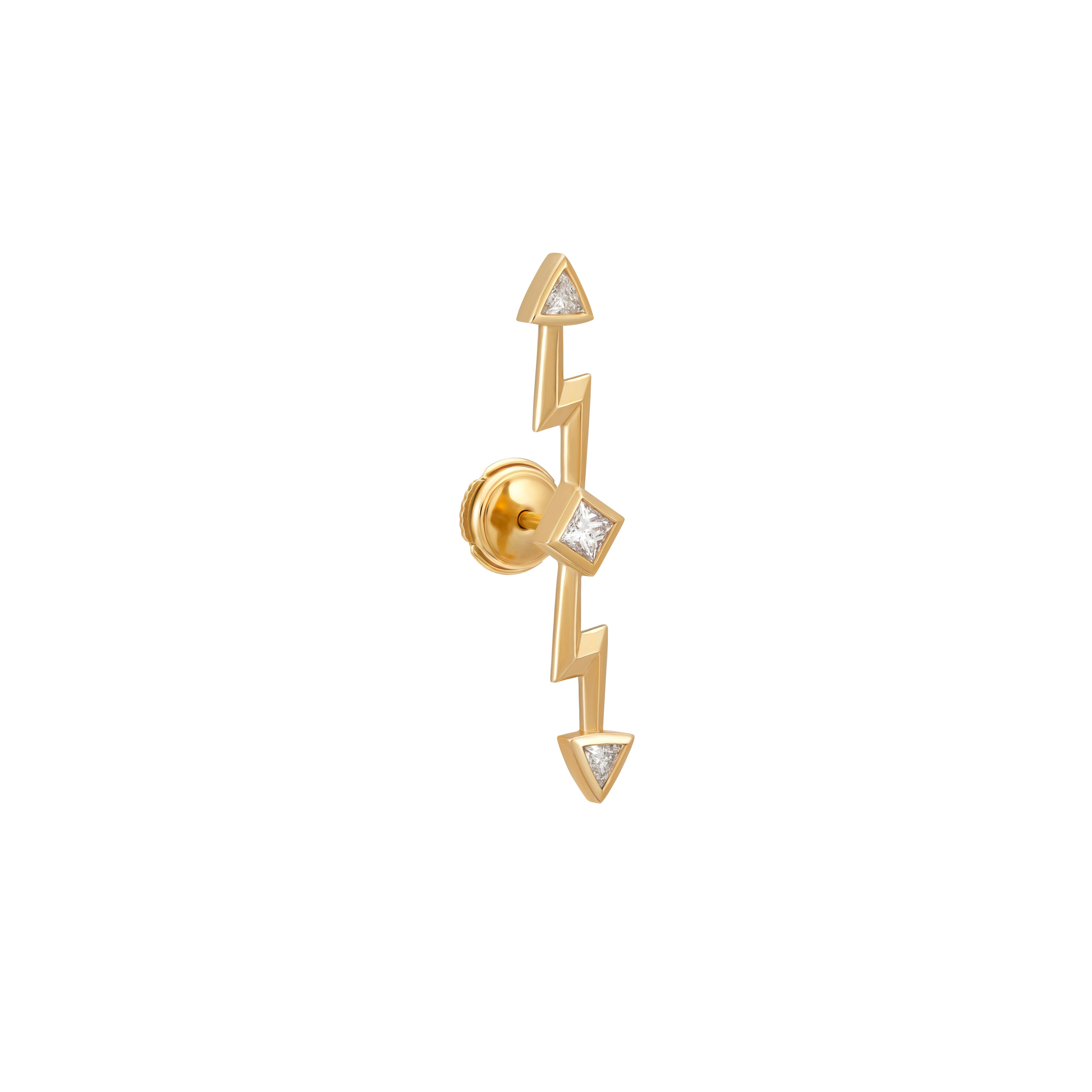 Attribute of Zeus, the thunderbolt embodies the power of the king of gods, of heaven and earth. The luminous energy provoked by the lightning is enhanced by a princess-cut diamond set in the centre and two trillion diamonds set at the ends.

This