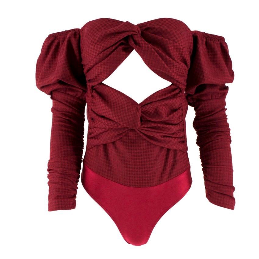 Zeynep Arcay Red Plaid Wool Bodysuit

-Red plaid bodysuit with twist details
-Gathered cut out front detailing 
-Sweet heart neckline
-Off the shoulder ruched sleeves
-Puff sleeves
-Back zip closure

French 34
Length - 56cm
Bust - 36cm
Sleeve length