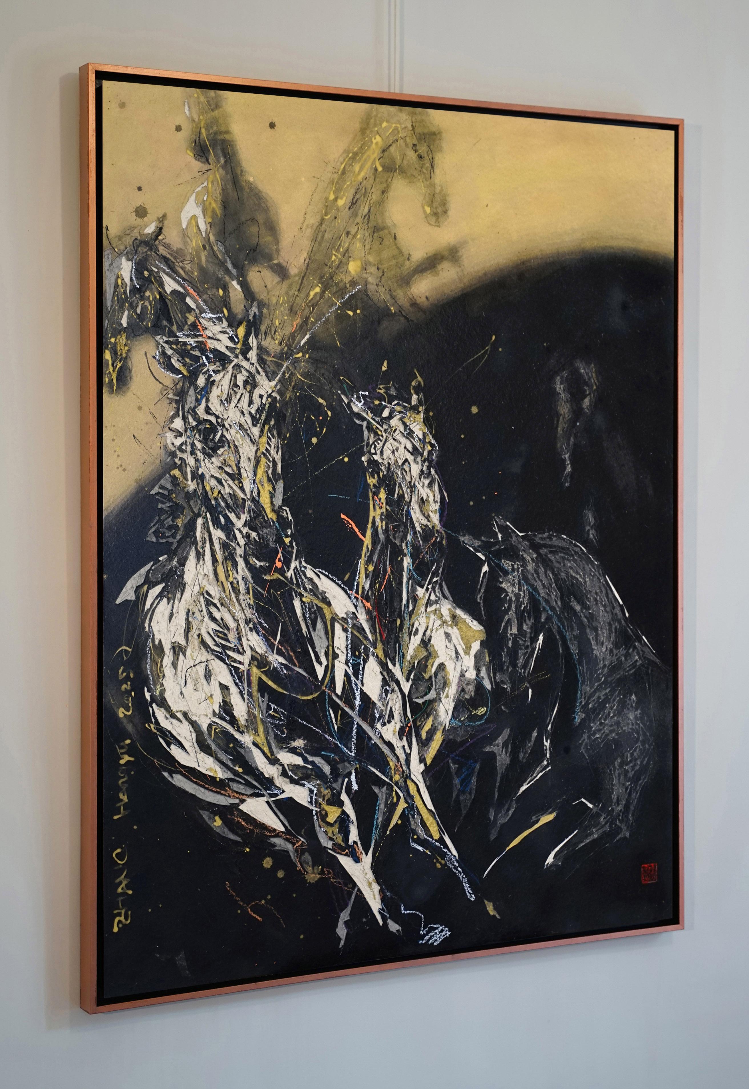 Nocturnal Melody 24 di Zhang Hongyu - pittura di animali, cavalli in corsa in vendita 3