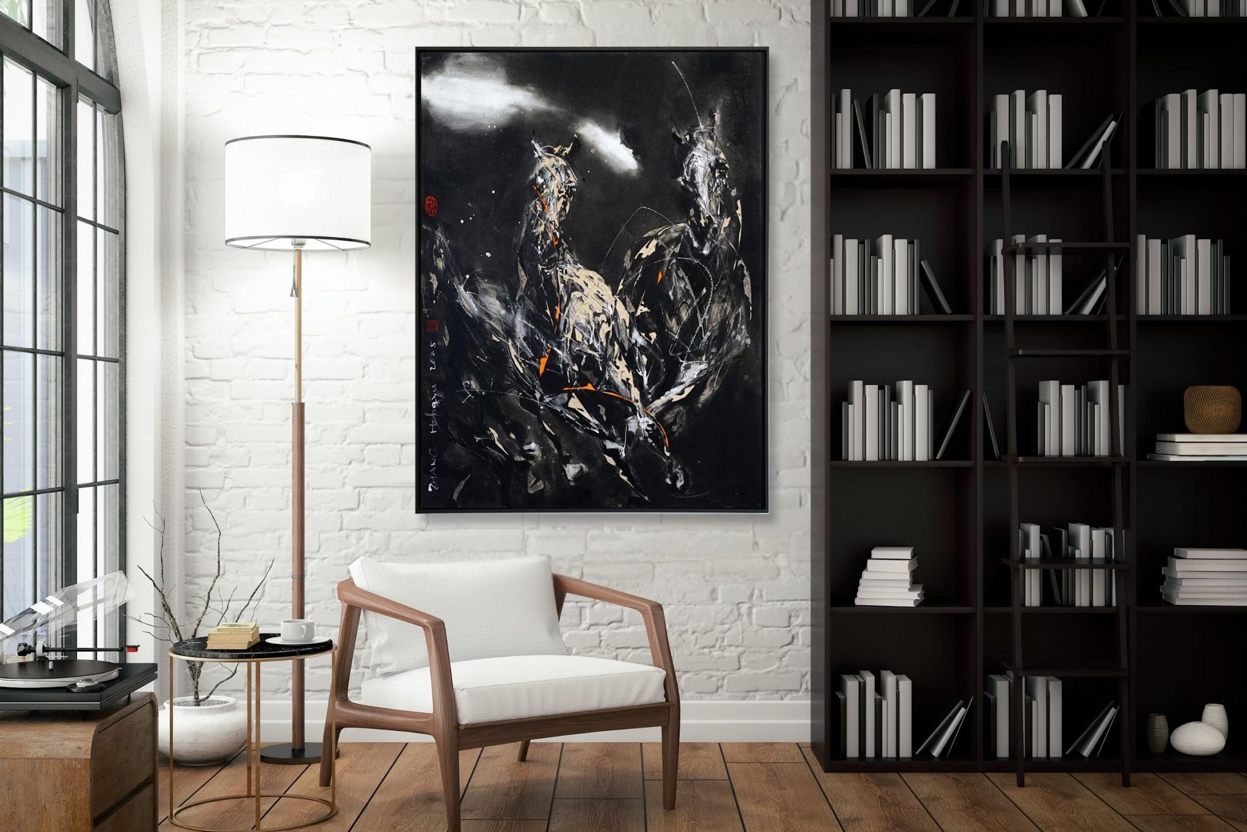 Nocturnal Melody 25 di Zhang Hongyu - pittura di animali, cavalli in corsa, buio in vendita 2