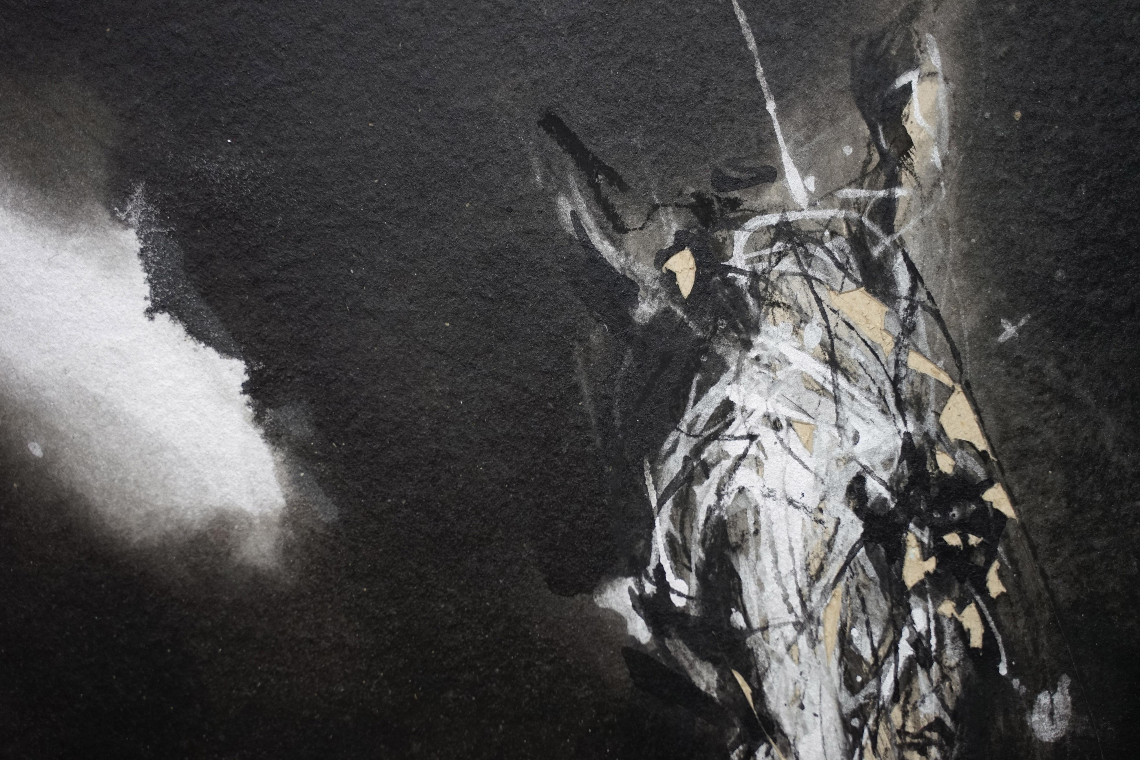 Nocturnal Melody 25 di Zhang Hongyu - pittura di animali, cavalli in corsa, buio in vendita 8