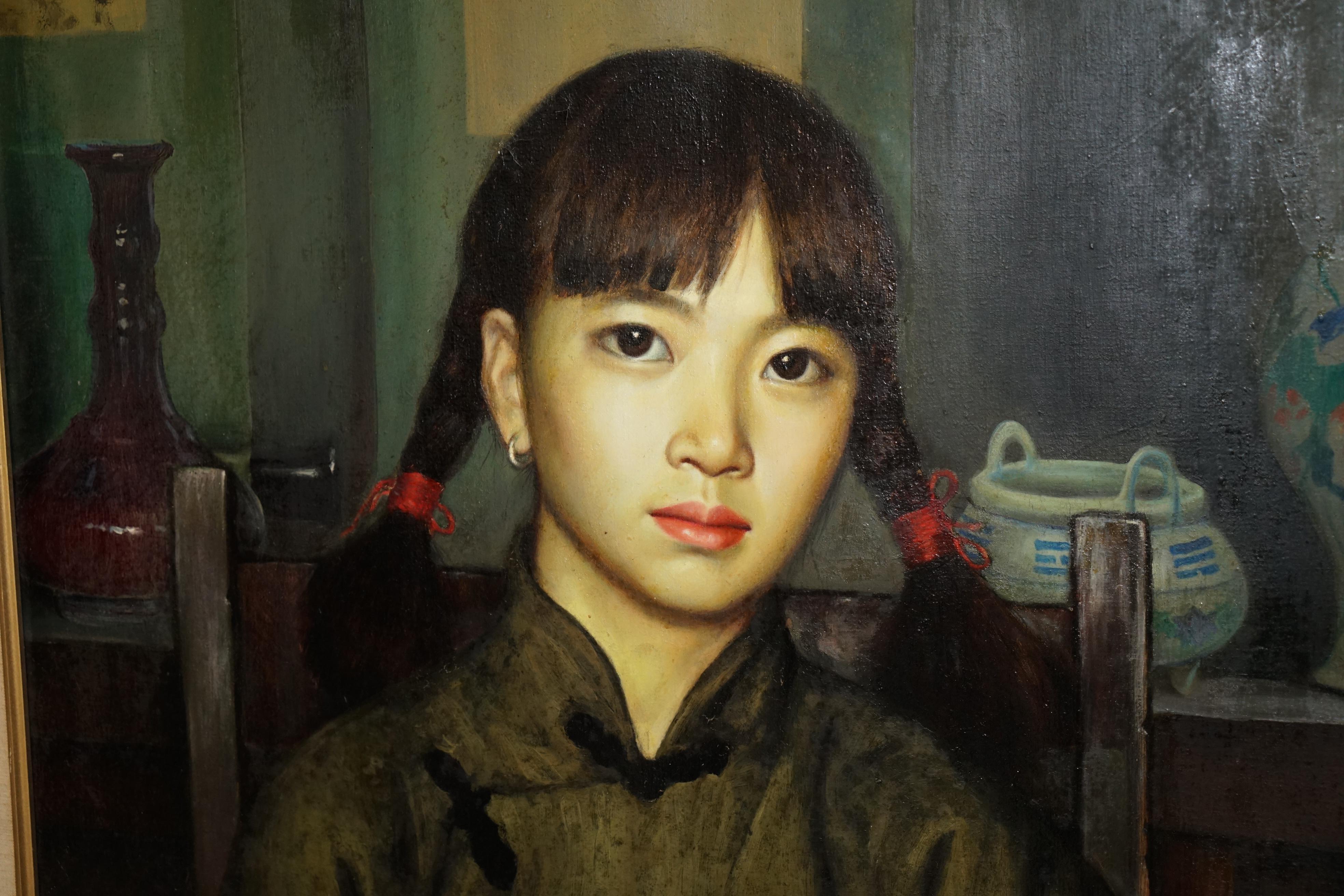 ZHANG YIZHI LARGE 117 X 98CM OIL ON CANvas PAINTED PORTRAiT OF A SEATED LADY im Angebot 4