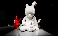 A Little Shy White Color Rabbit with Flower Fiberglass Out Door Life Size