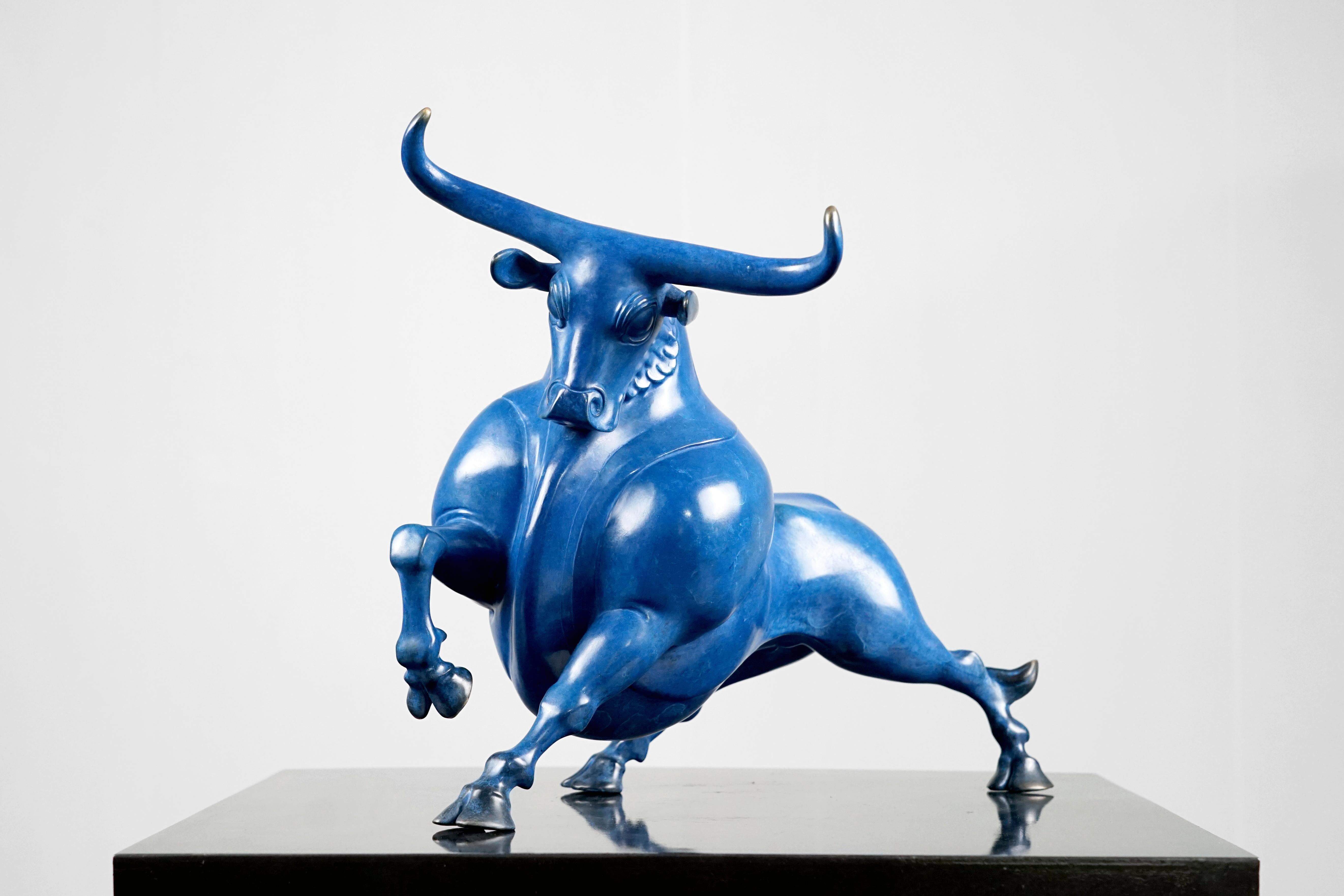 Zhao Yongchang Figurative Sculpture - Bull