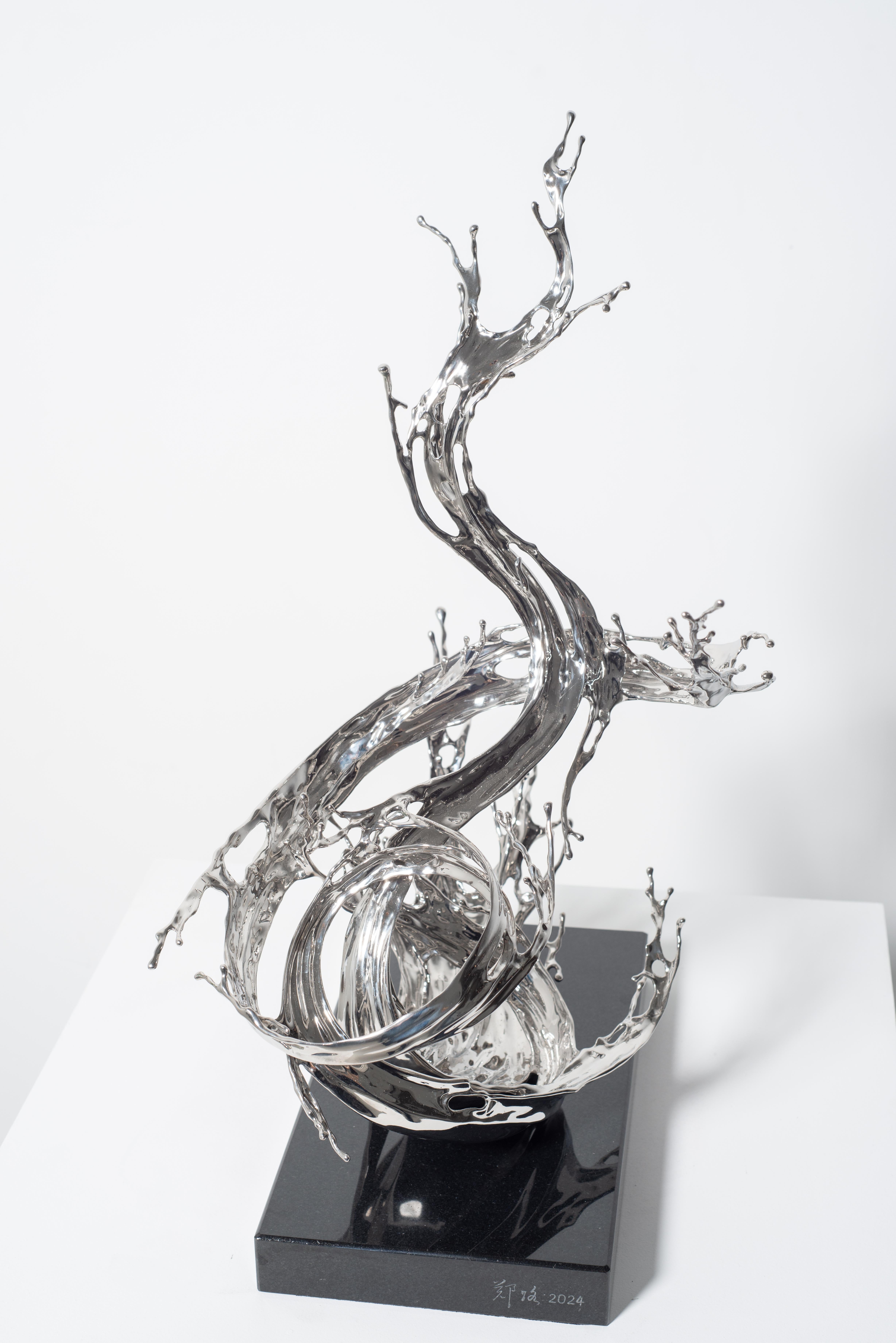 Contemporary Chinese small stainless steel sculpture inspired by water For Sale 6