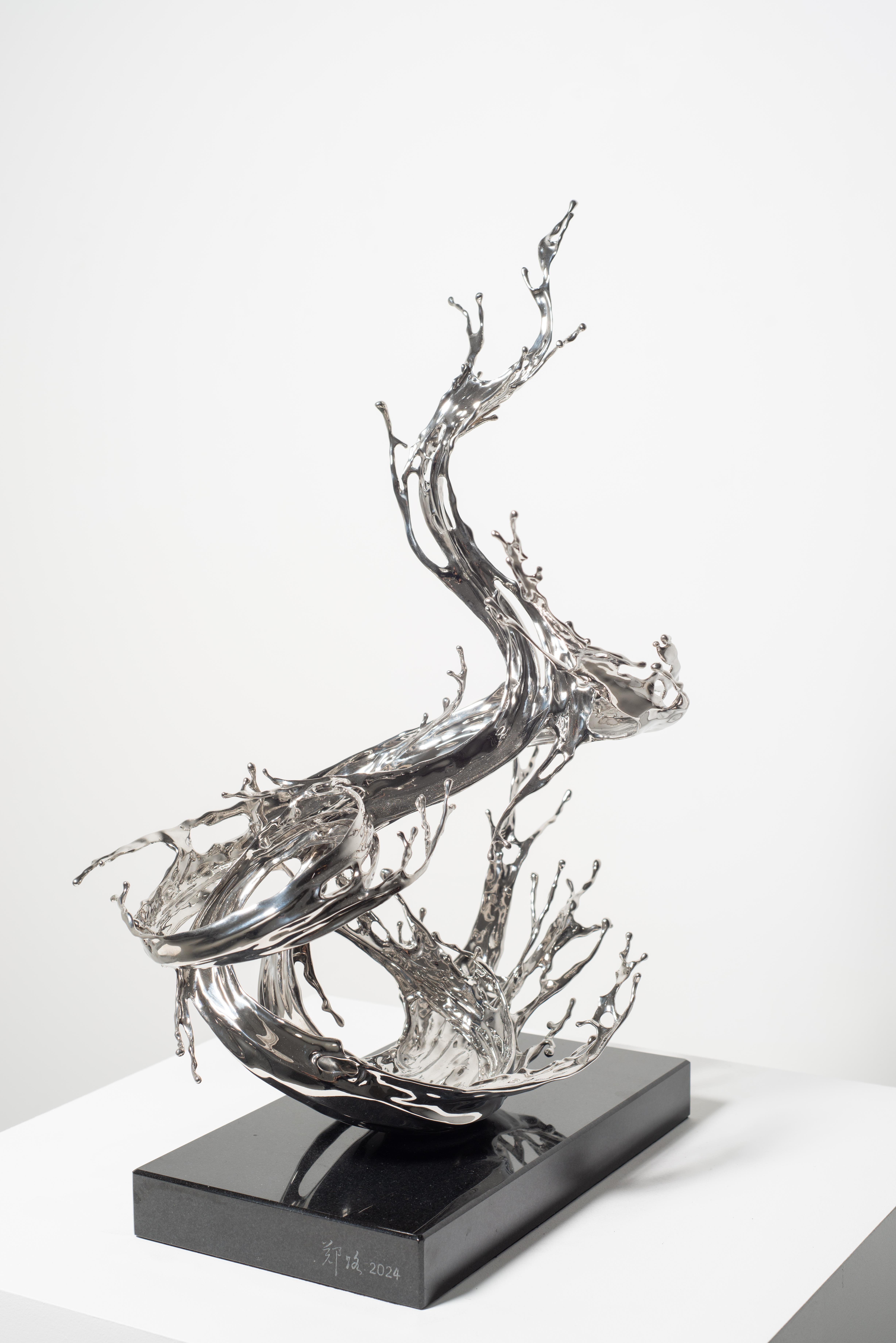 Contemporary Chinese small stainless steel sculpture inspired by water For Sale 7