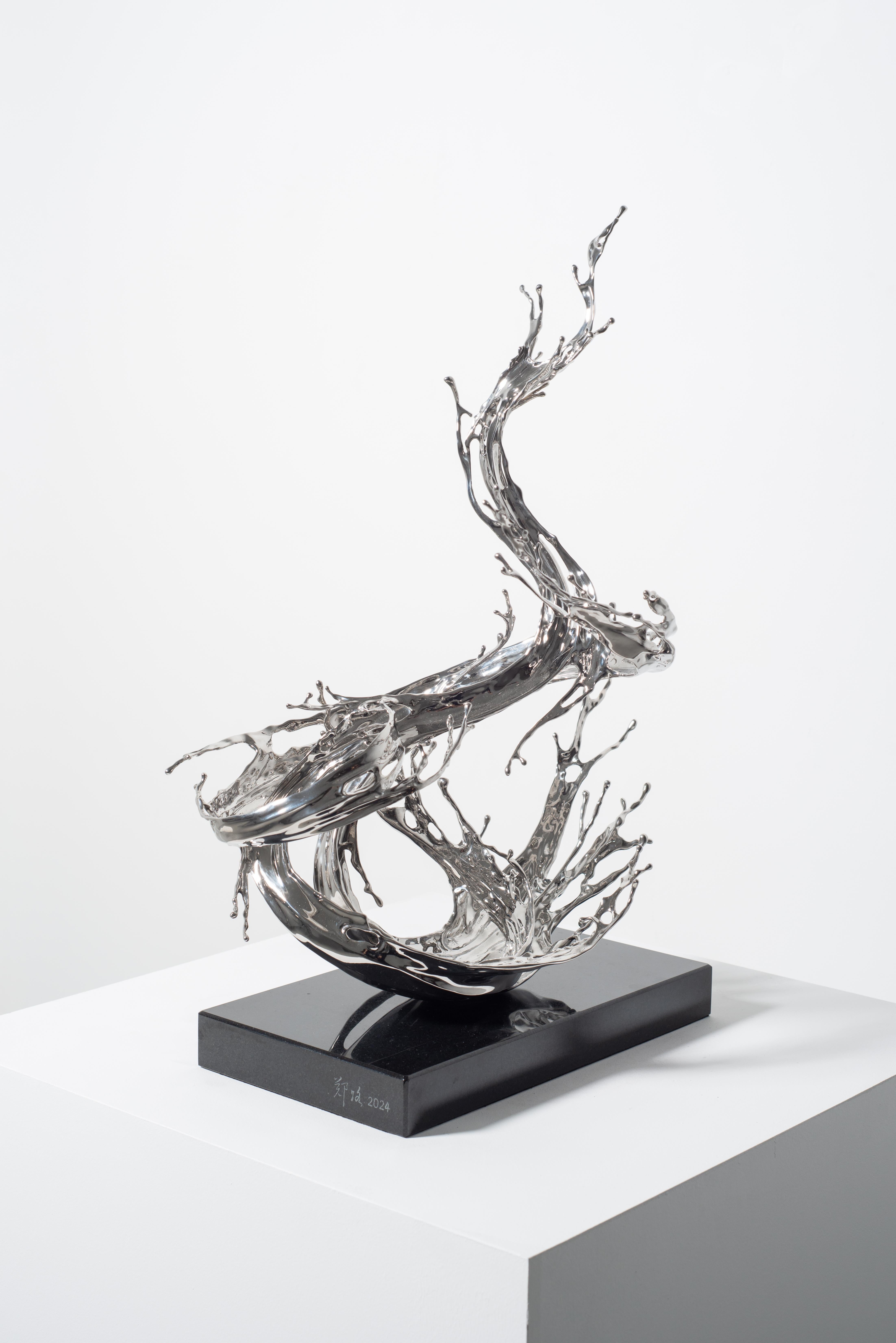 Contemporary Chinese small stainless steel sculpture inspired by water For Sale 8