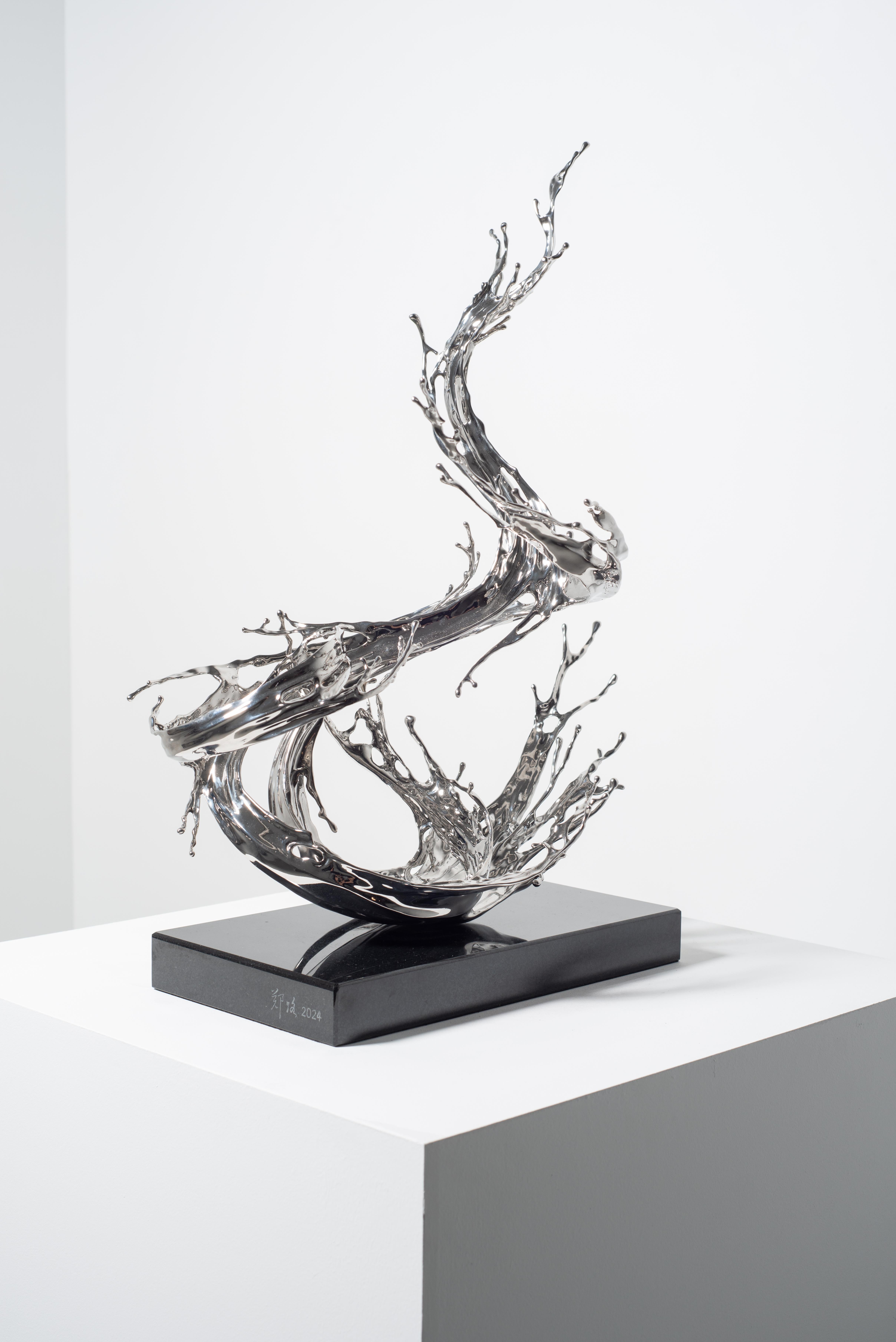 Contemporary Chinese small stainless steel sculpture inspired by water For Sale 9