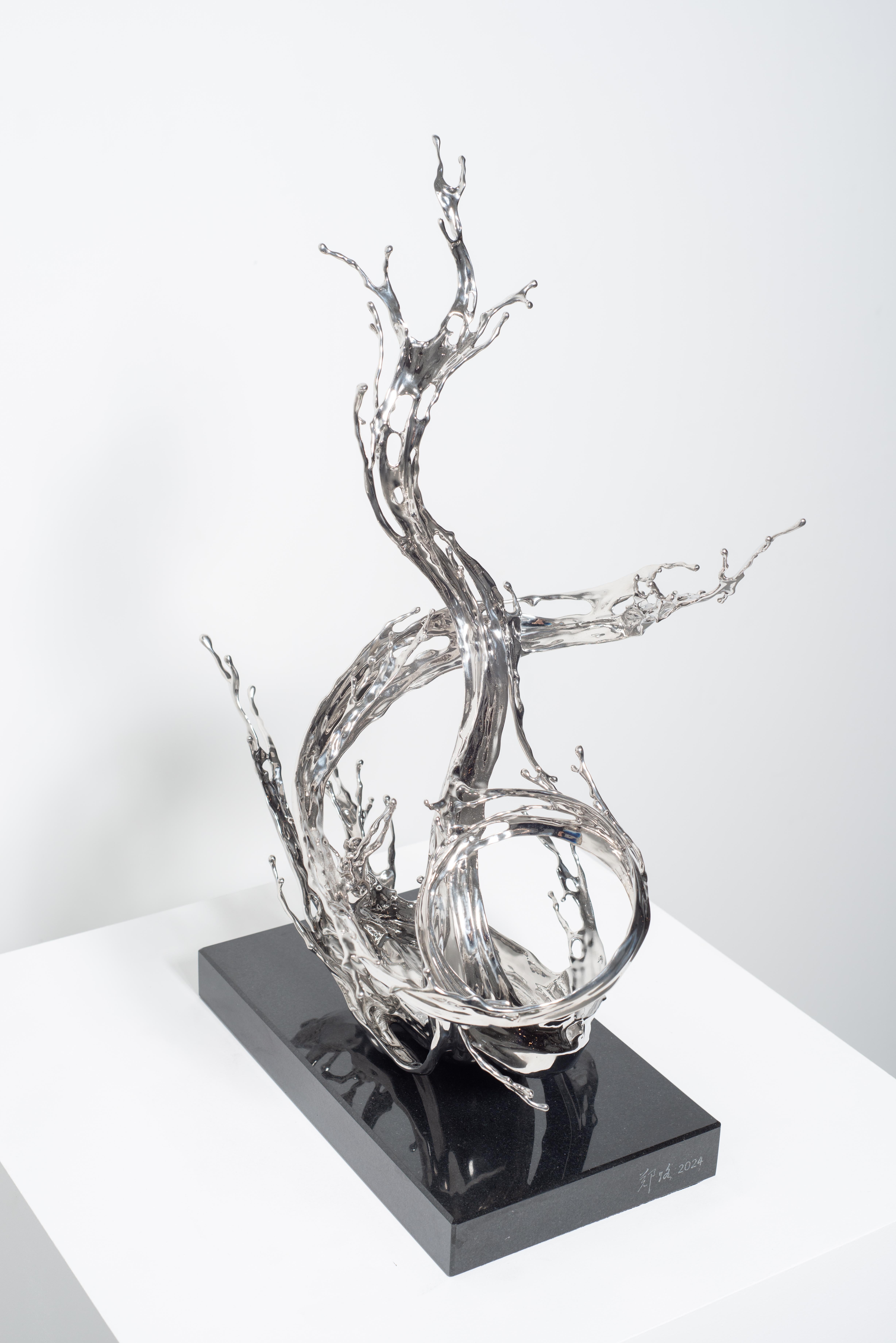Contemporary Chinese small stainless steel sculpture inspired by water For Sale 1