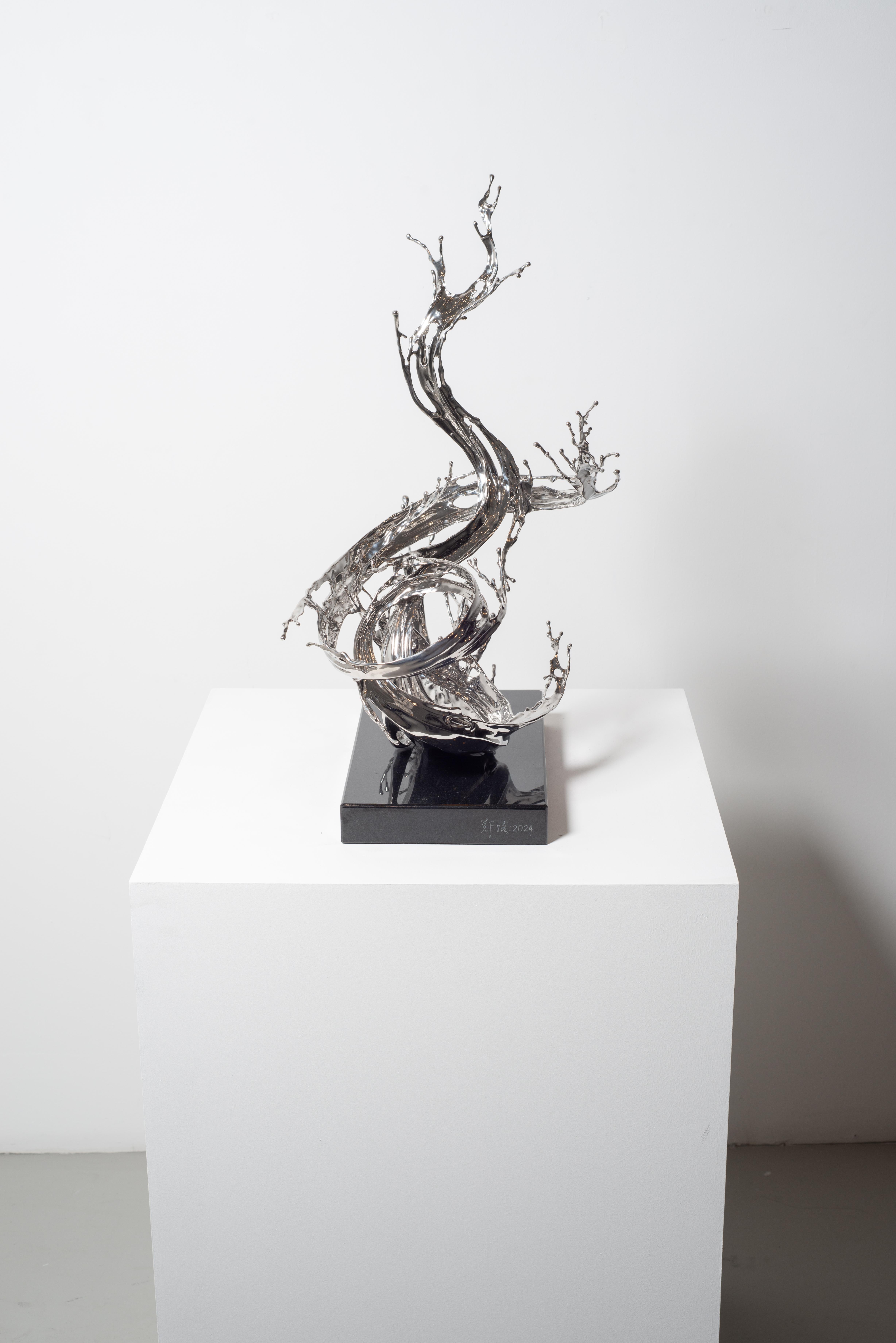 Contemporary Chinese small stainless steel sculpture inspired by water For Sale 3
