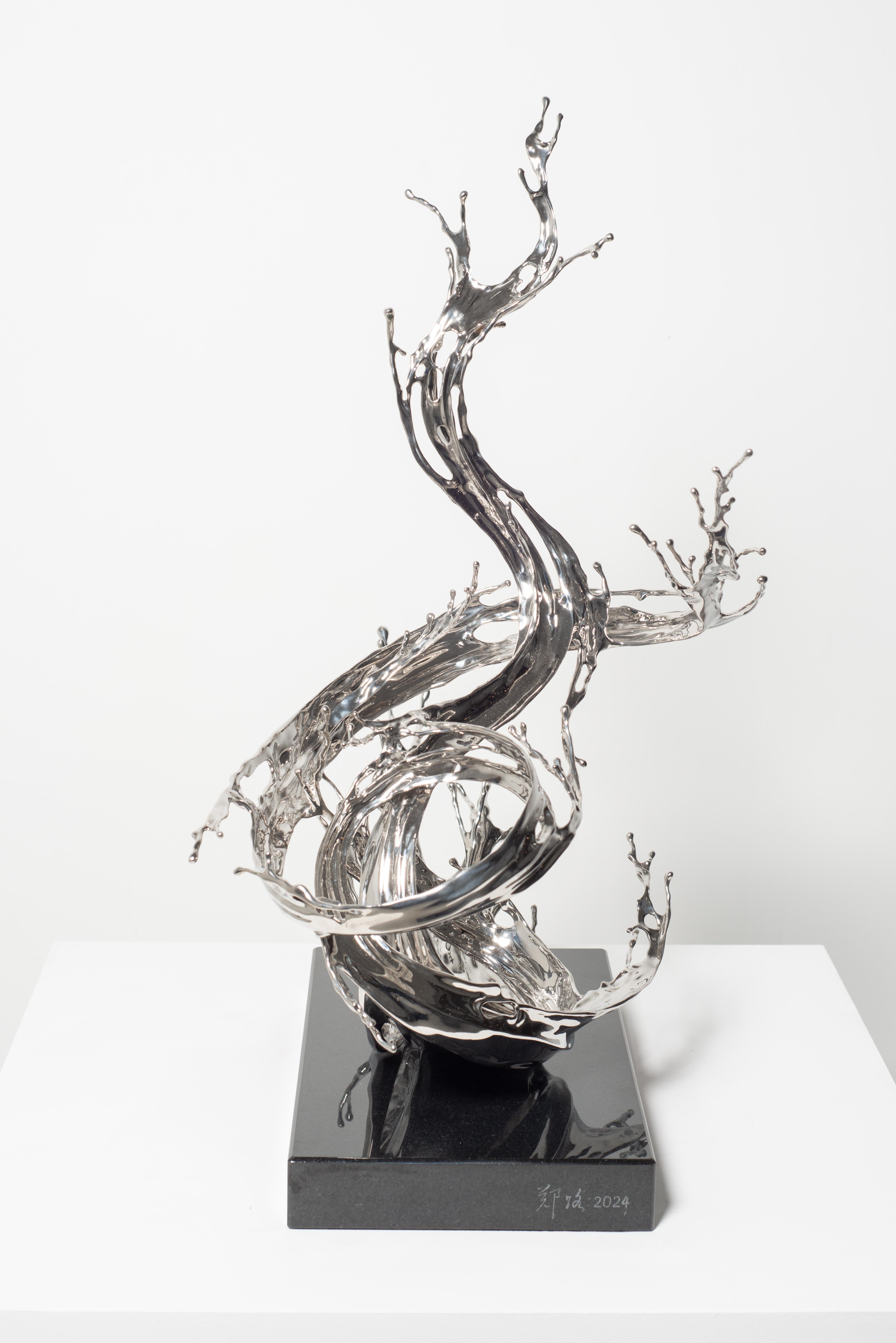 Contemporary Chinese small stainless steel sculpture inspired by water For Sale 4