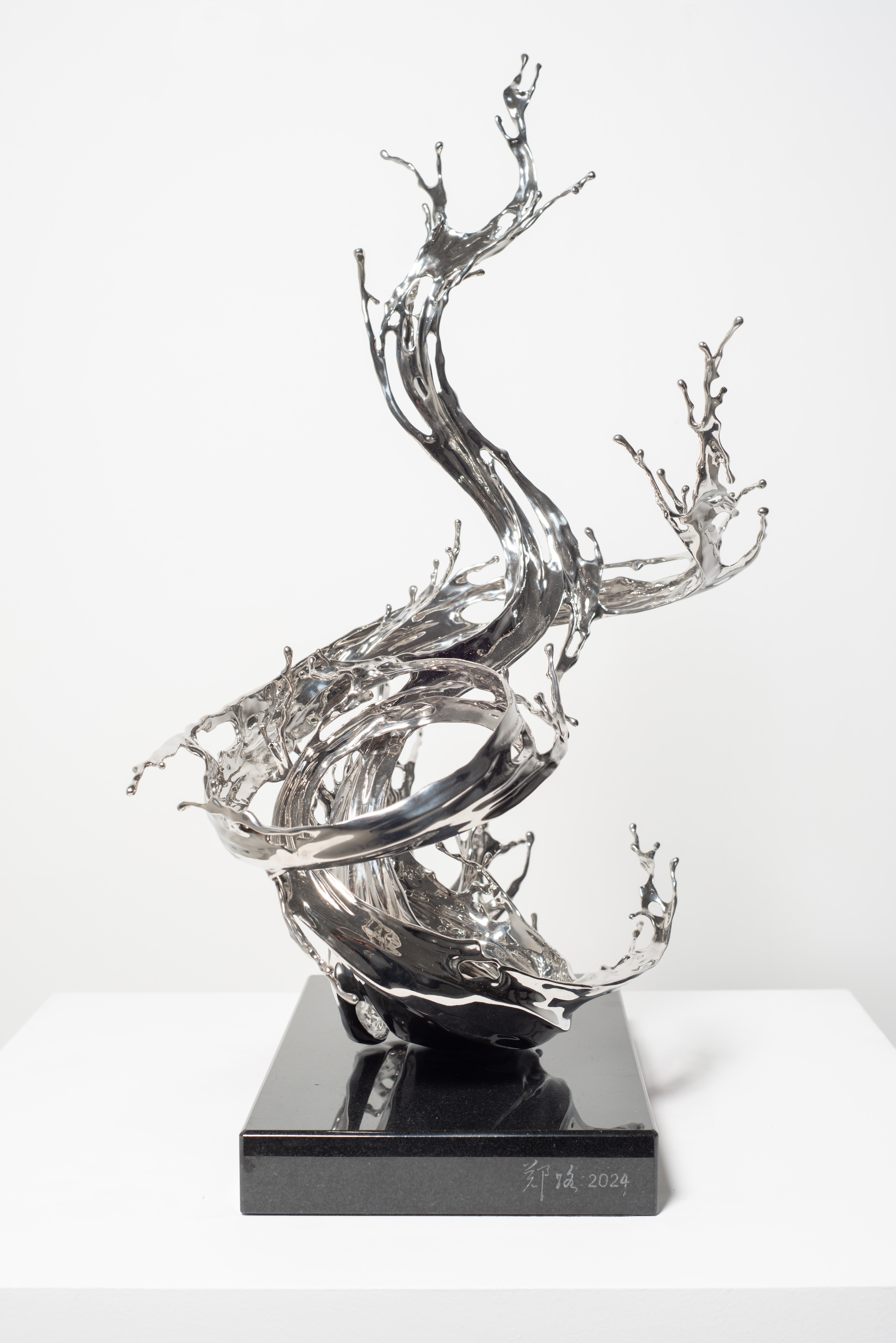 Contemporary Chinese small stainless steel sculpture inspired by water For Sale 5