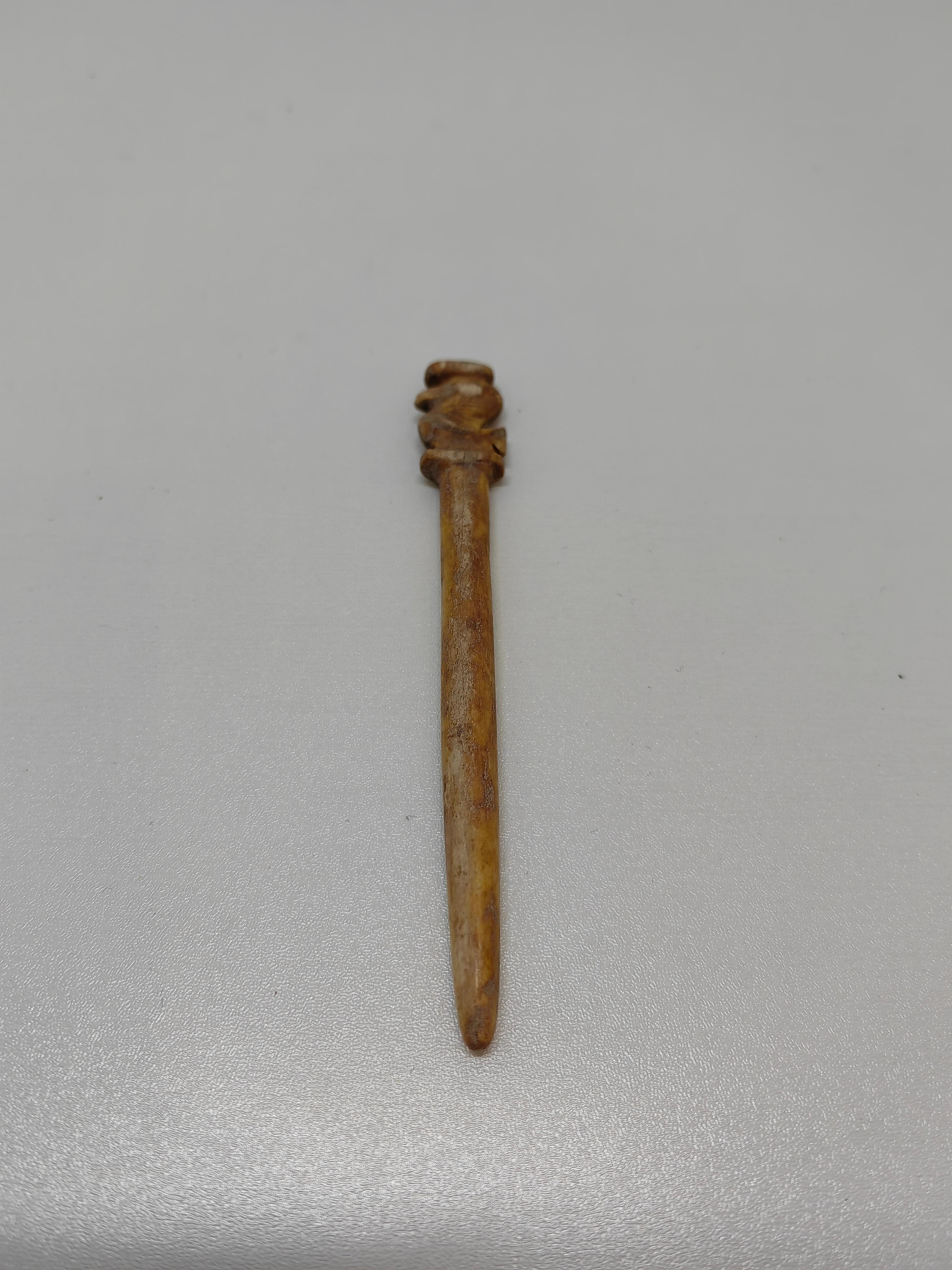 Zhou Dynasty Ancient China Vogelmotiv Ancient Chinese Bone Hair Pin im Zustand „Relativ gut“ im Angebot in PUTNEY, NSW