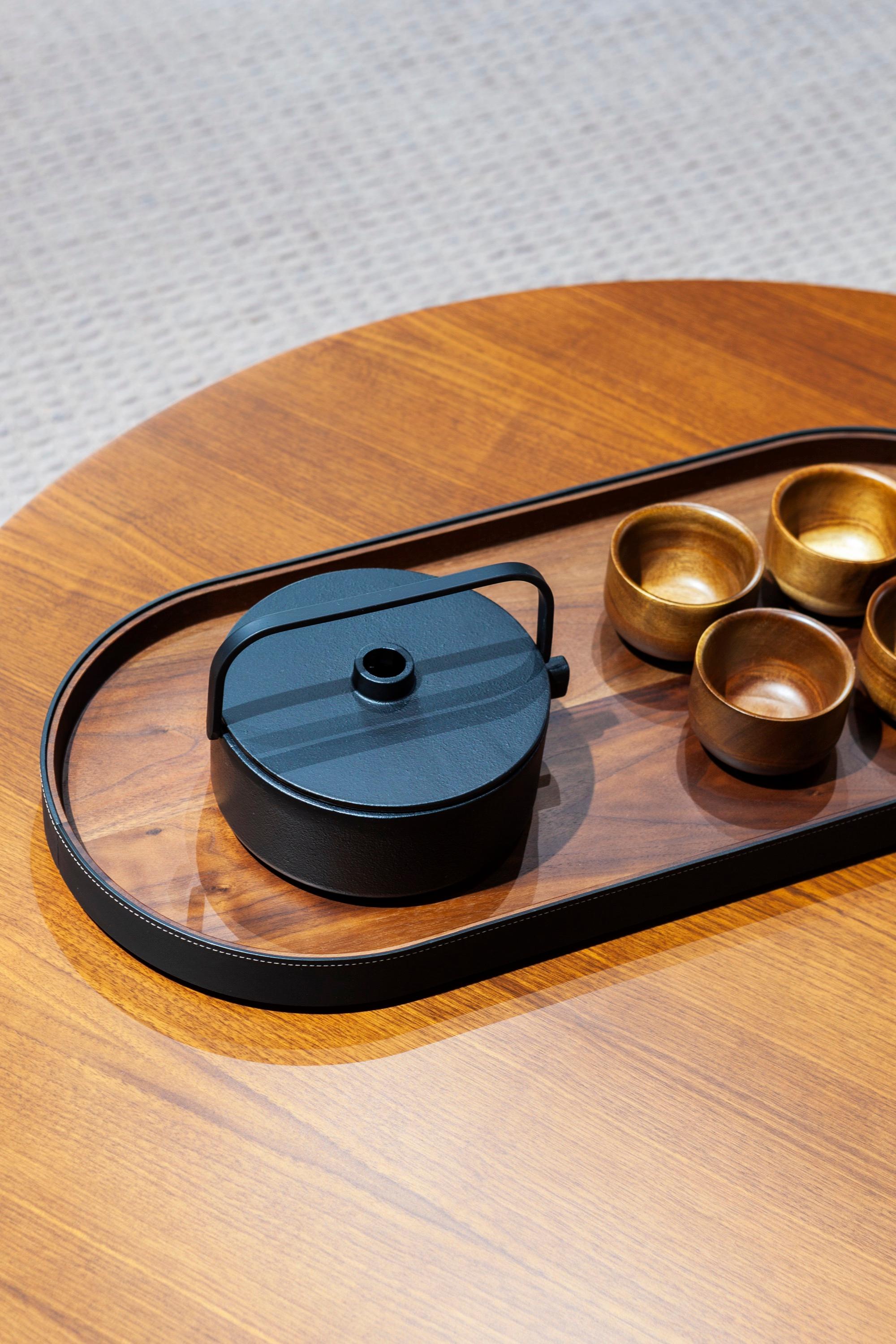 Modern Zhuang, Oval Tray in Saddle Extra Leather Carbon For Sale