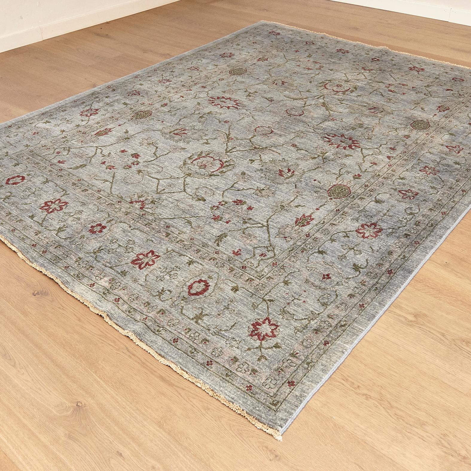 Anglo-Indian Ziegler Pakistan Large Rug Stone Washed, Wool Hand Knotted Grey Red, circa 2000