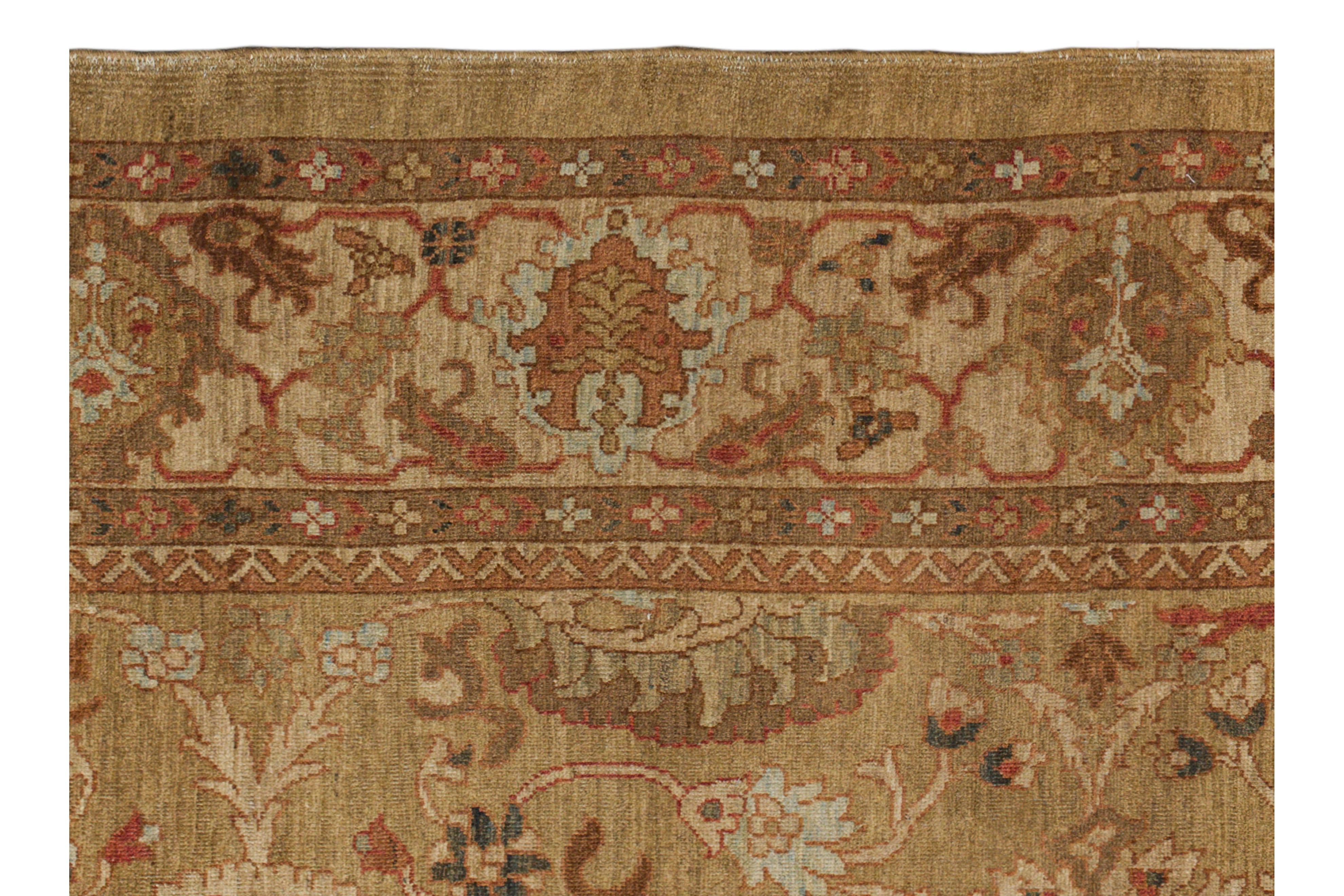 Ziegler-Stil Sultanabad Palmette Allover - Kamel / Rost / Hellblau im Zustand „Hervorragend“ im Angebot in Dallas, TX