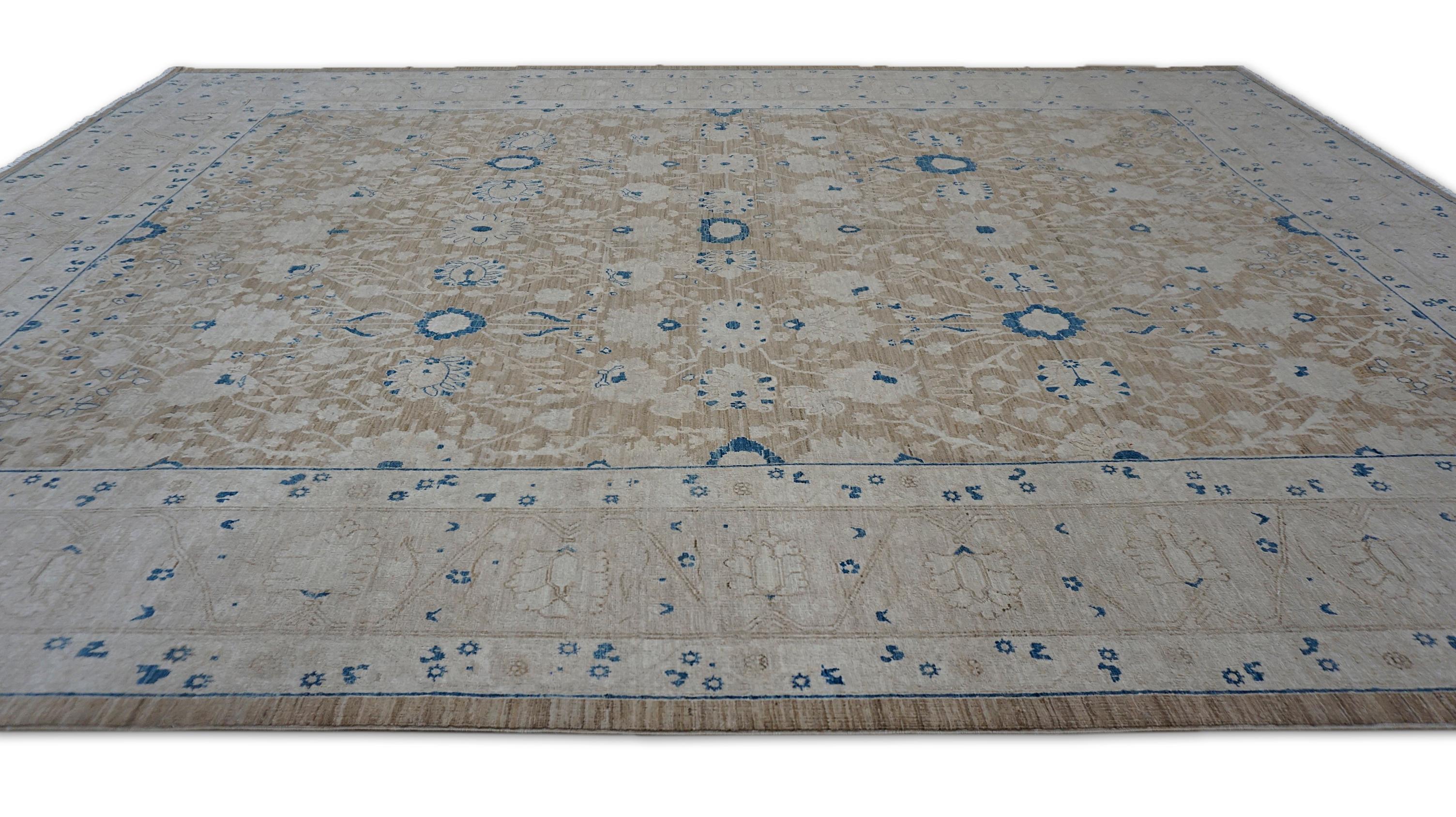 Ziegler Sultanabad-Inspired Wool Rug in Beige Brown and Blue 9' x 12 Neuf - En vente à Torrance, CA