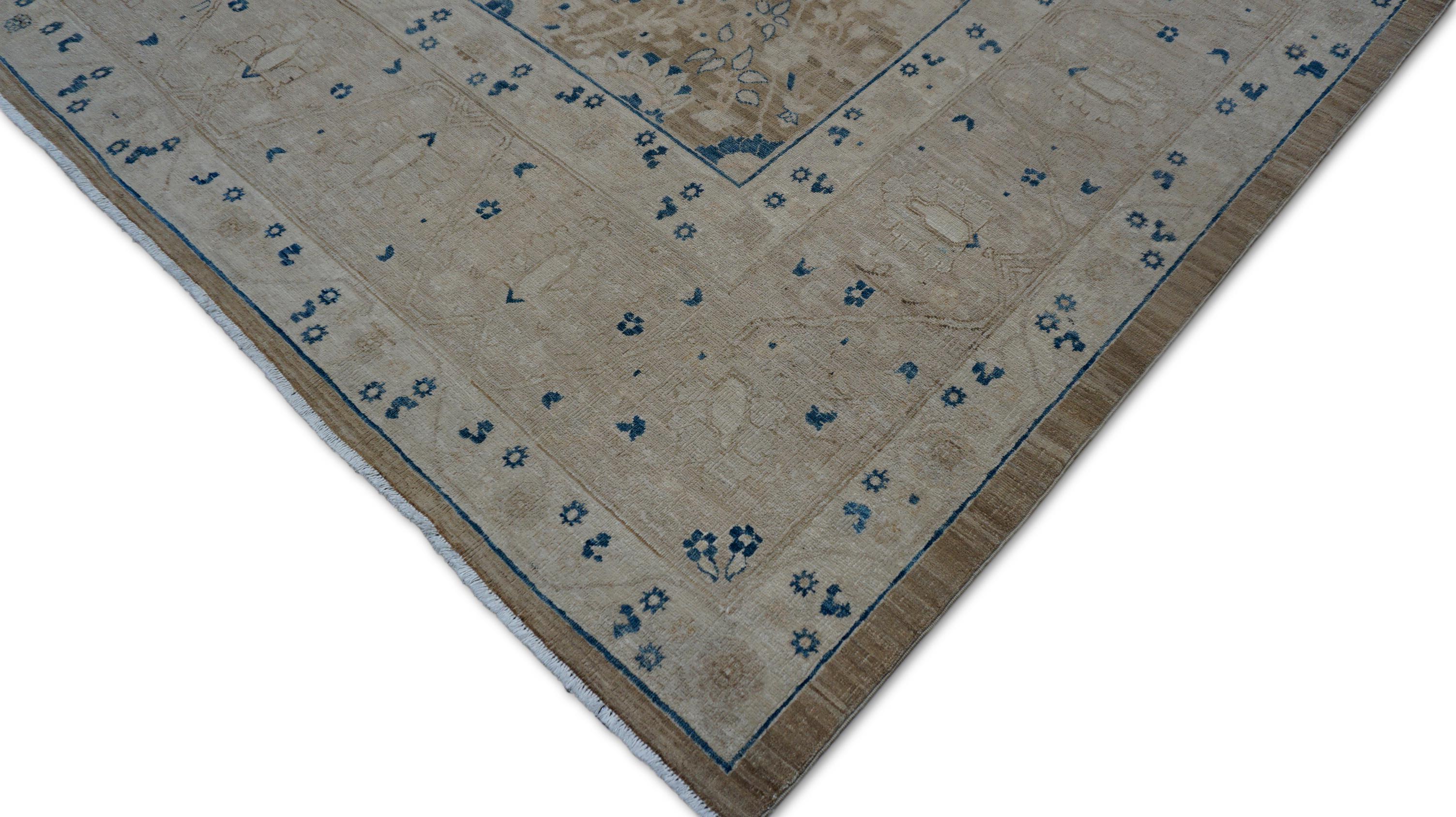 Laine Ziegler Sultanabad-Inspired Wool Rug in Beige Brown and Blue 9' x 12 en vente