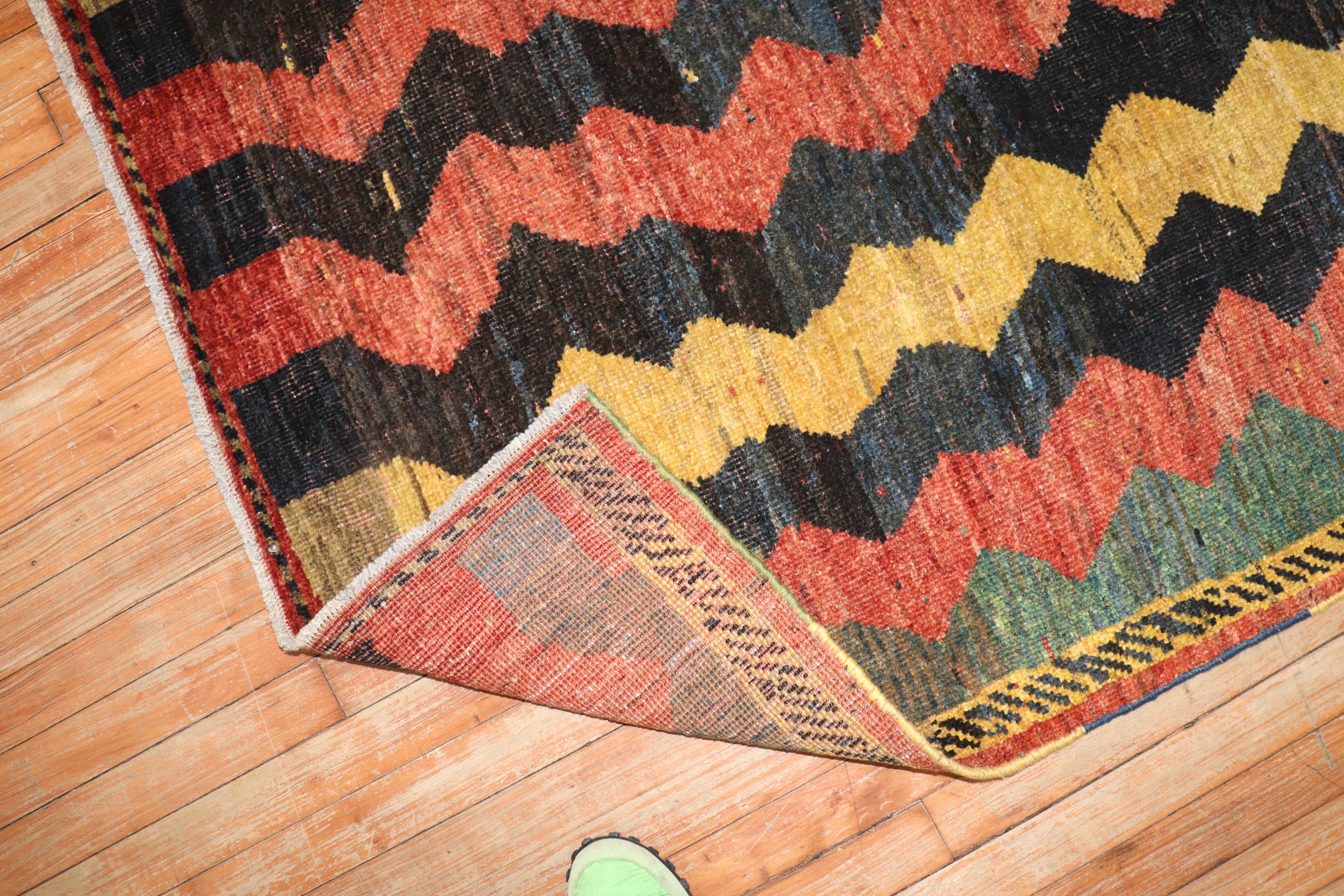 Zig Zag 20th Century Persian Gabbeh Rug In Good Condition For Sale In New York, NY