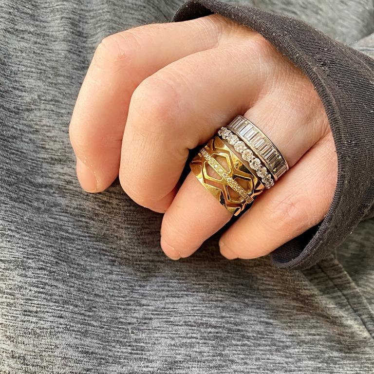 Zig Zag Band Ring in 18 Karat Gold and Diamonds For Sale at 1stDibs