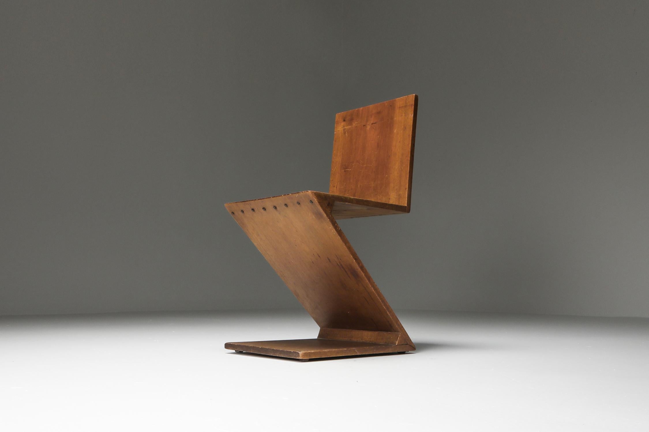 Zig-Zag Chair by G. Rietveld In Good Condition In Antwerp, BE